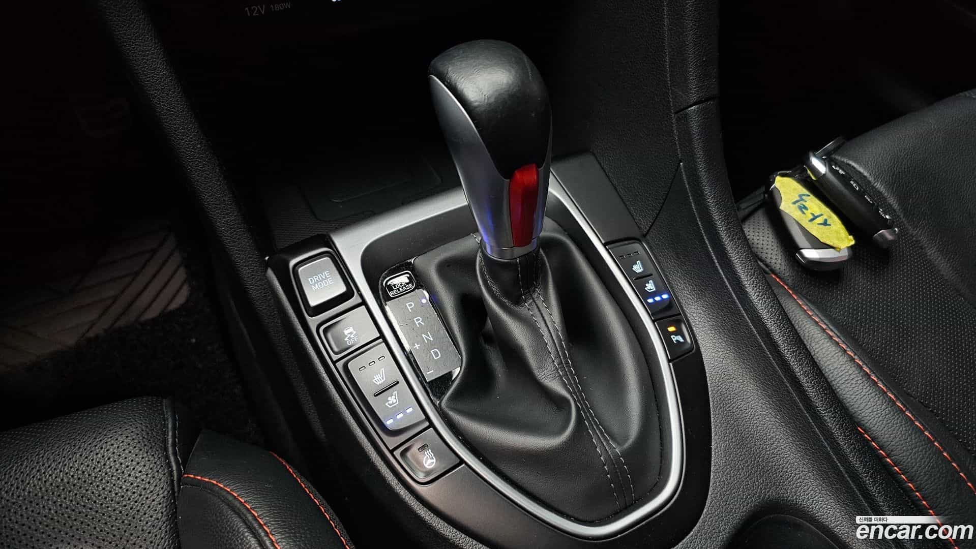 Veloster Hyundai 2019.11-INNER-009