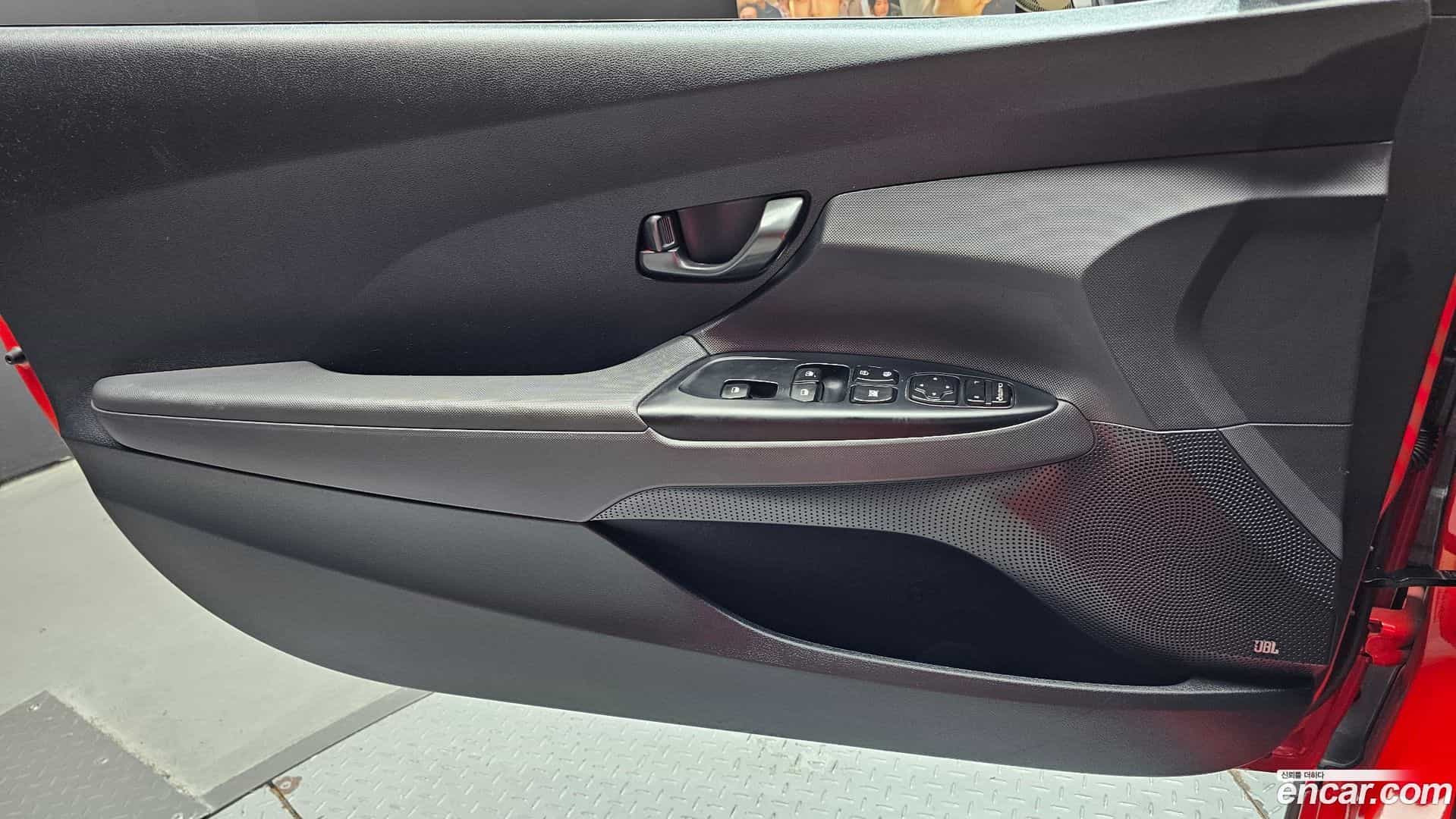 Veloster Hyundai 2019.11-INNER-034