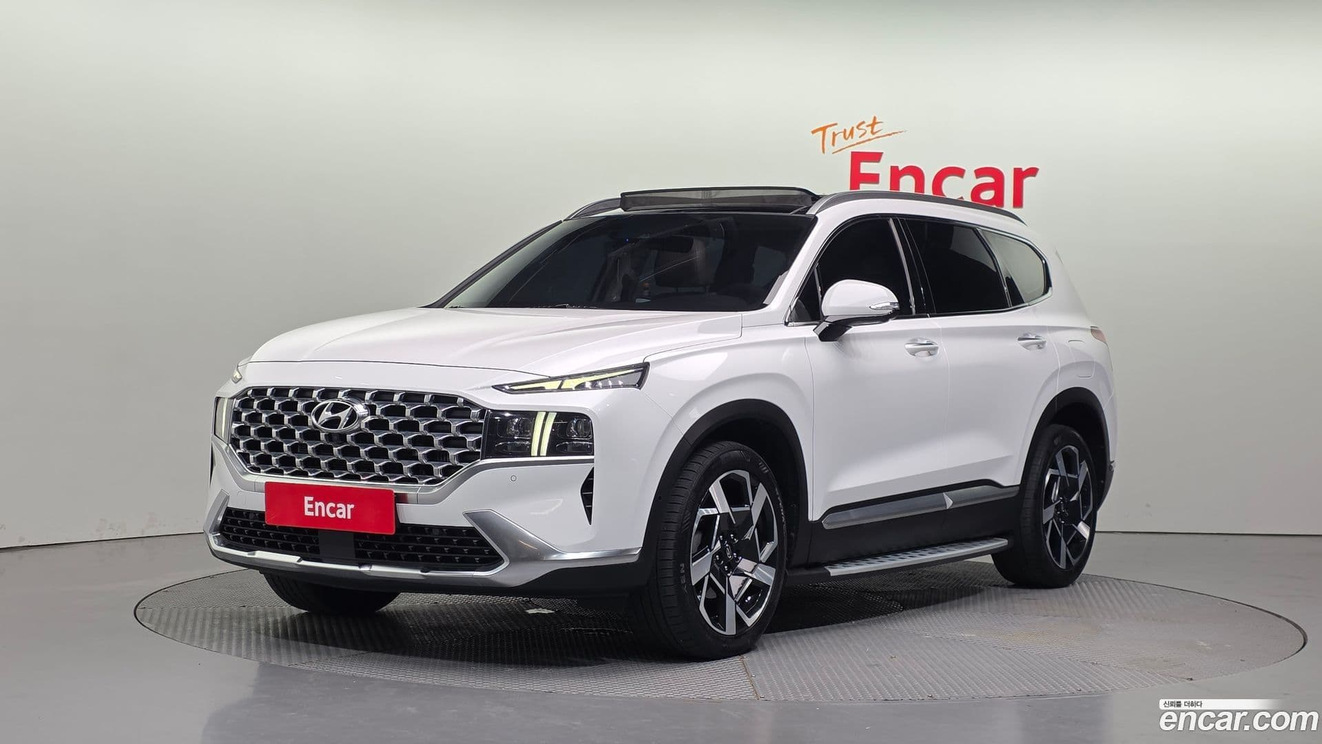 Main__Slider__Photo:Santafe Hyundai 2021.0-0