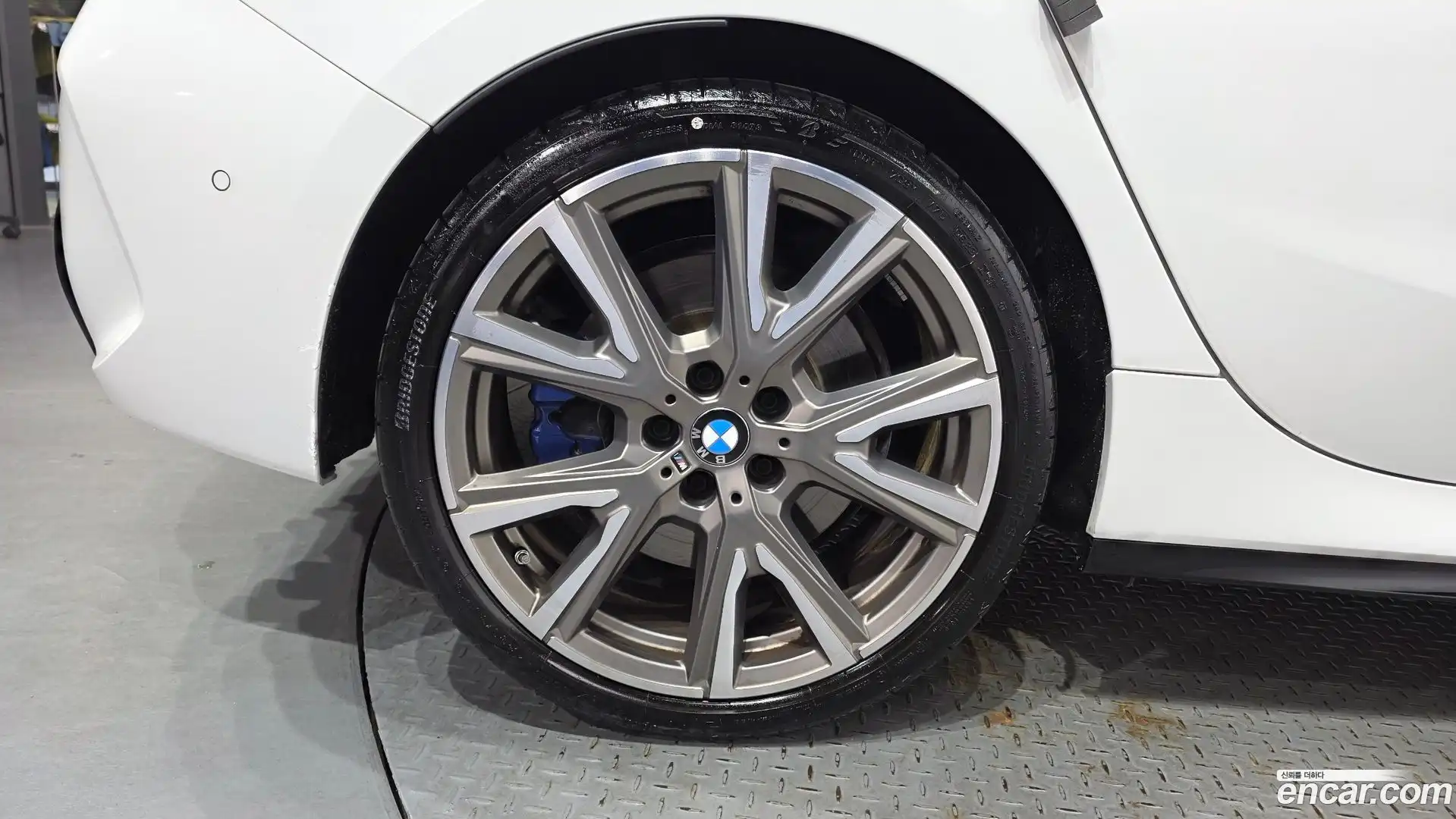 1-Series BMW 2023.9-OUTER-005