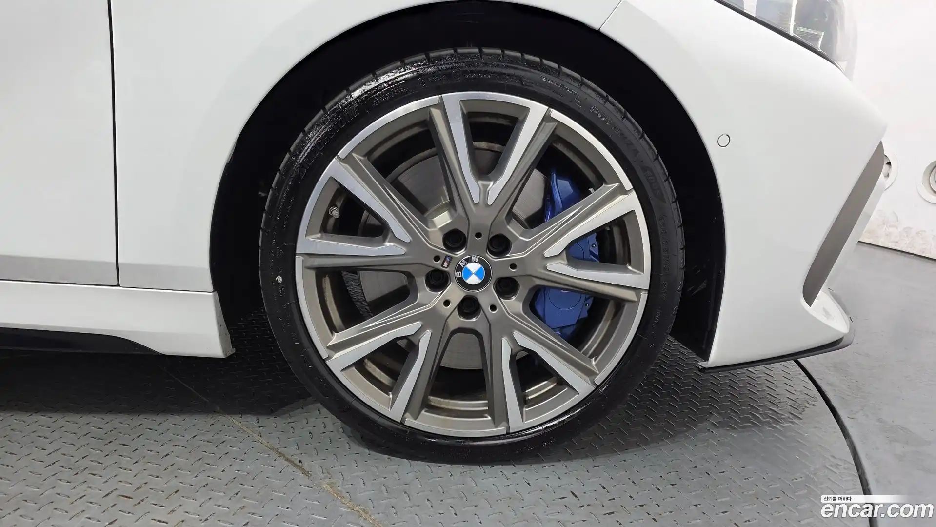 1-Series BMW 2023.9-OUTER-031