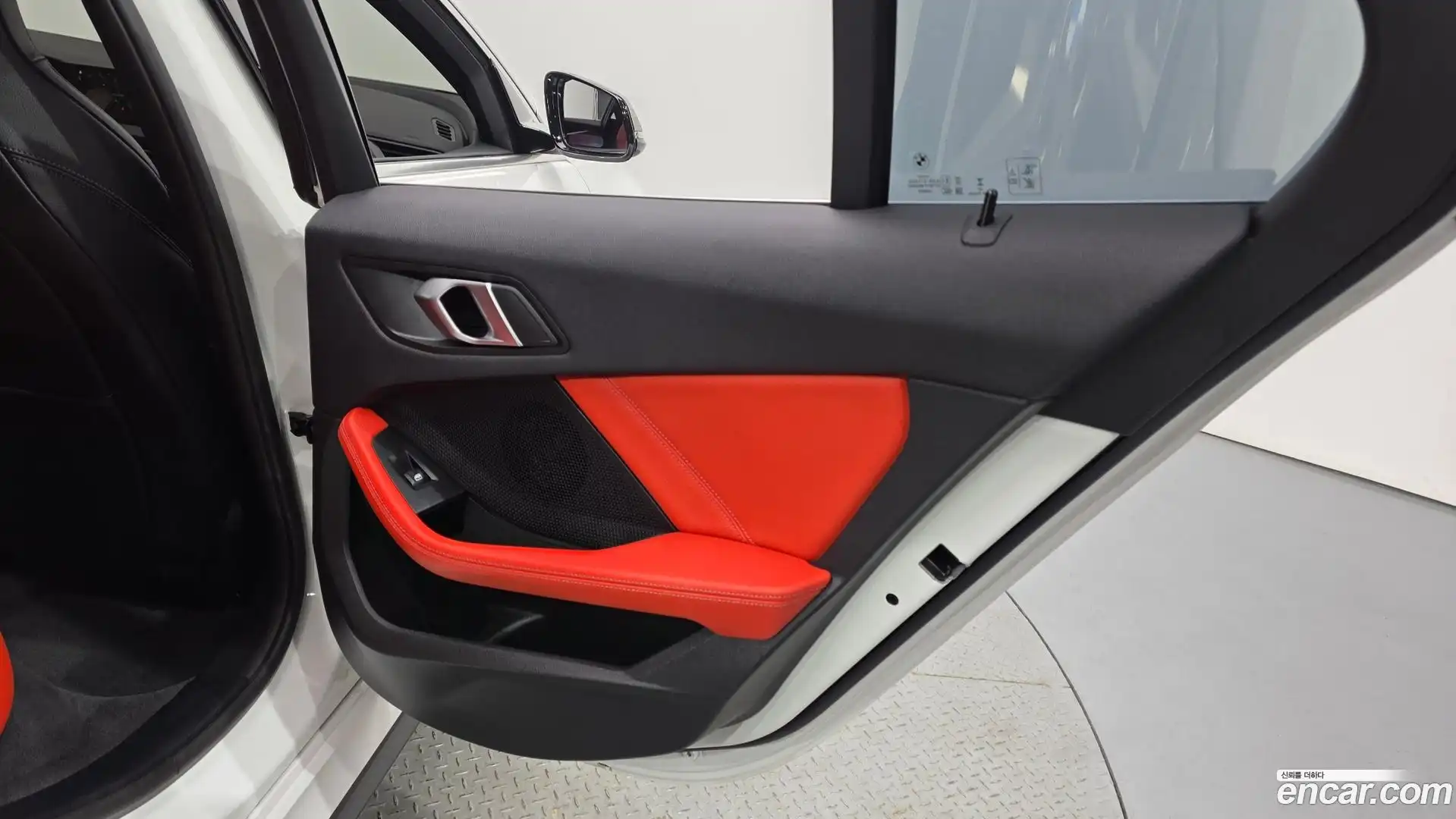 1-Series BMW 2023.9-INNER-035