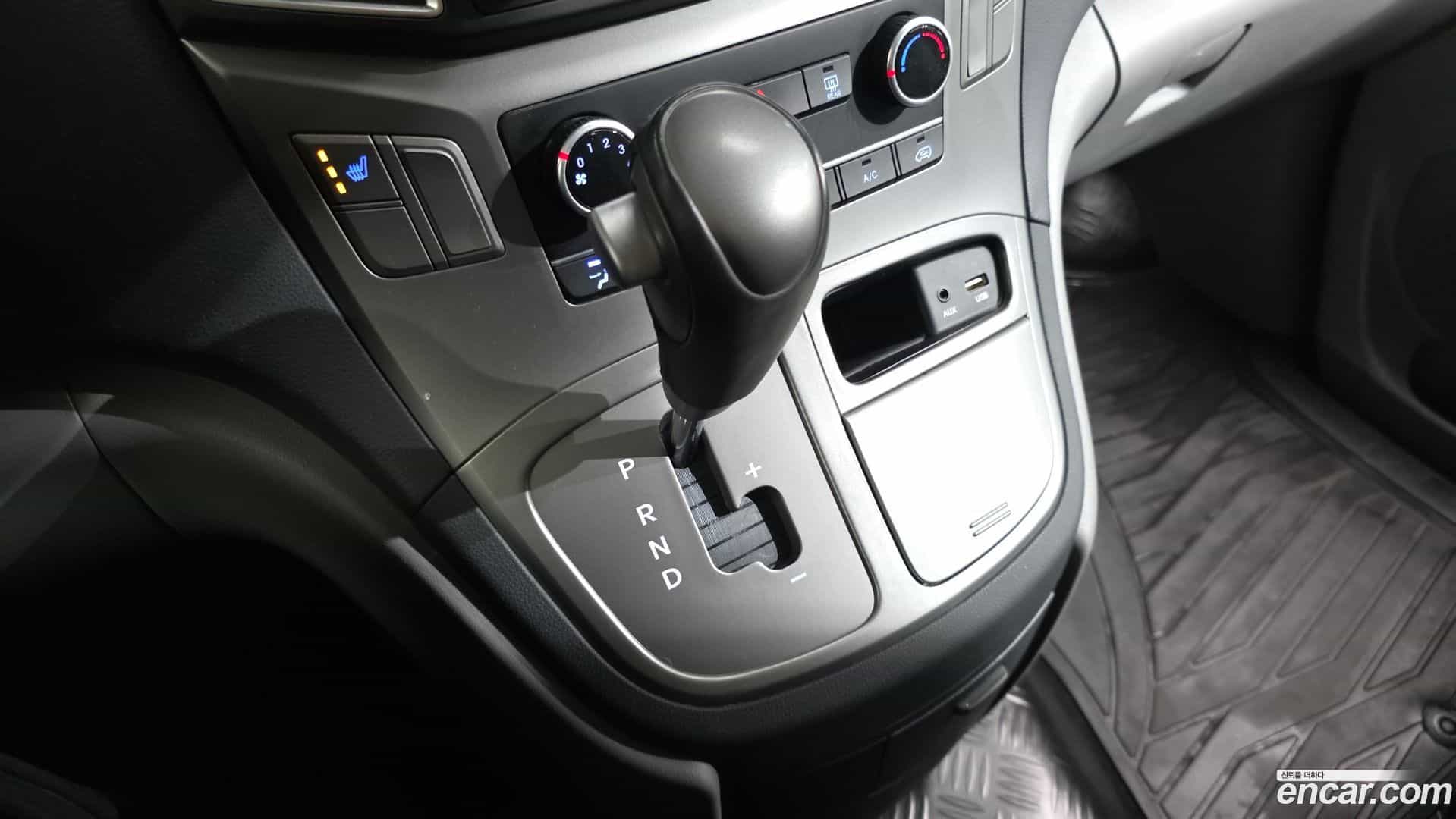 Starex Hyundai 2018.10-INNER-009