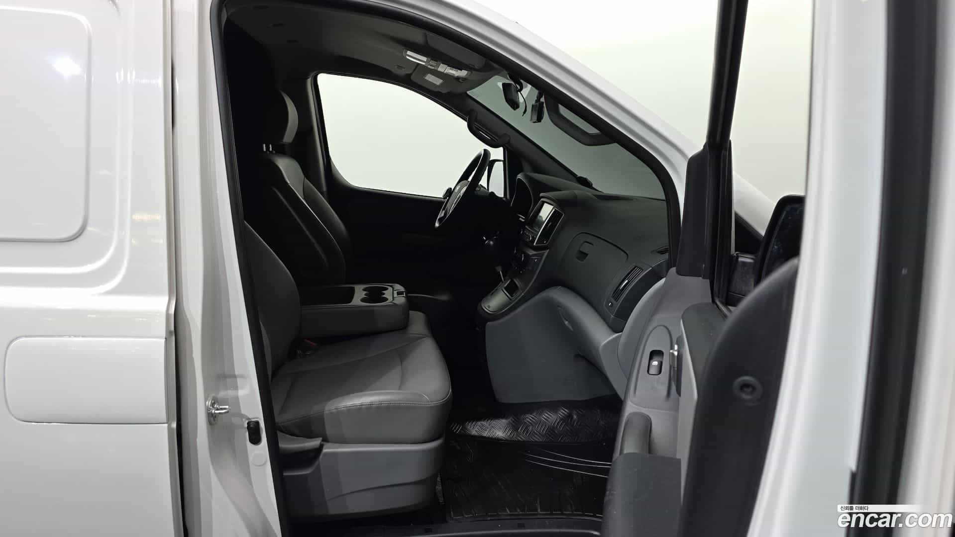 Starex Hyundai 2018.10-INNER-036