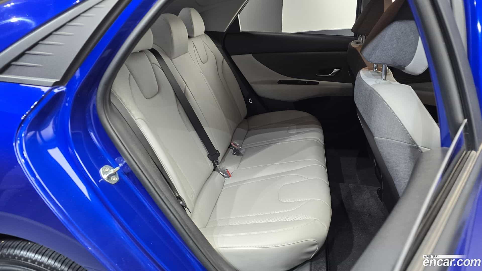 AVANTE Hyundai 2021.11-OPTION-015