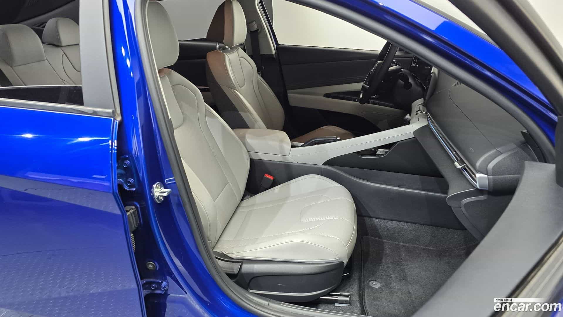 AVANTE Hyundai 2021.11-INNER-036