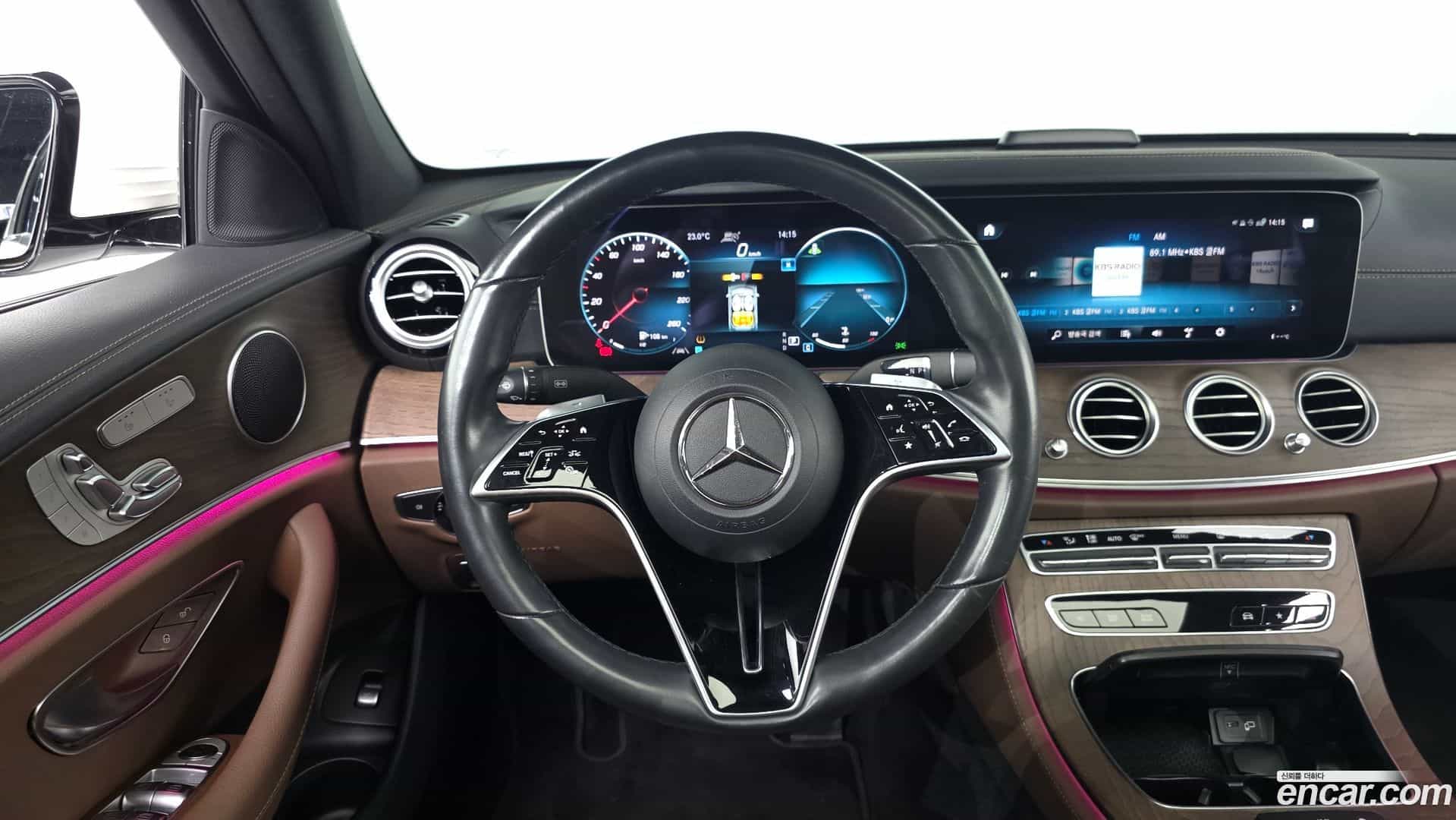 E-Class Mercedes-Benz 2022.8-OPTION-017