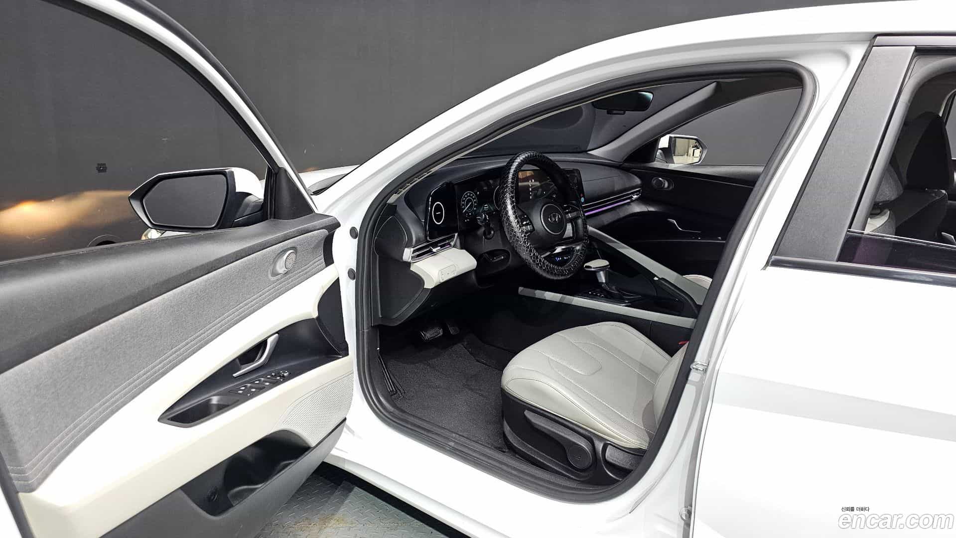 AVANTE Hyundai 2020.4-INNER-010