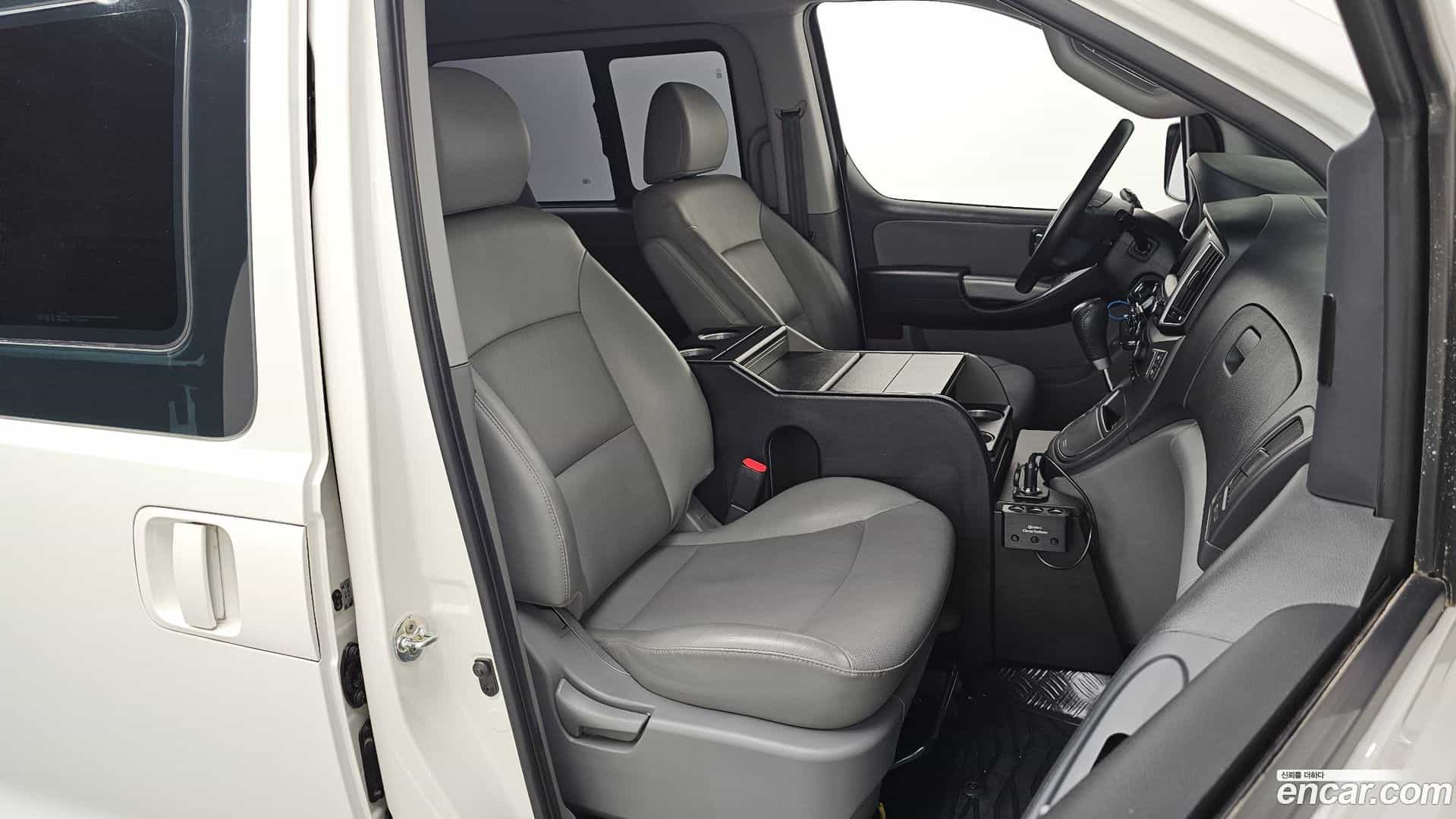 Starex Hyundai 2018.5-INNER-036