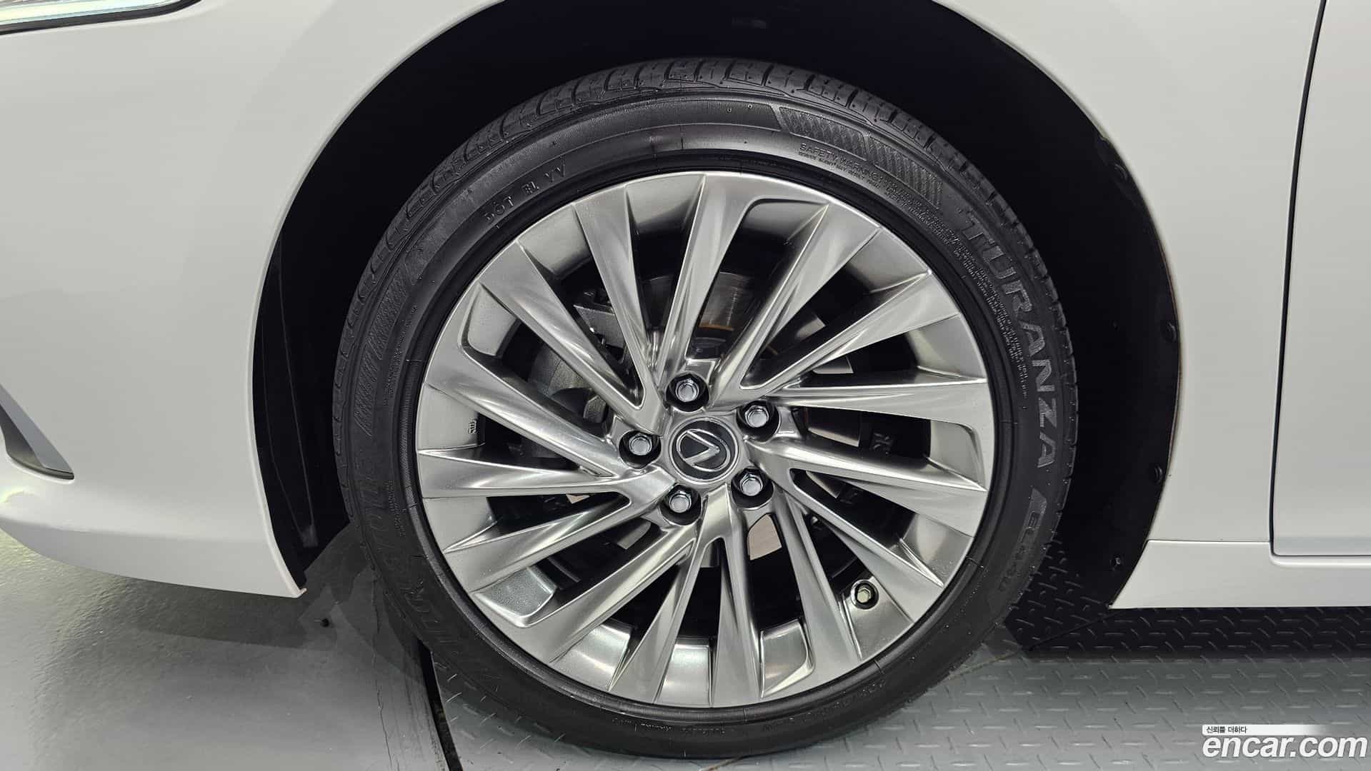 ES Lexus 2023.6-OUTER-005