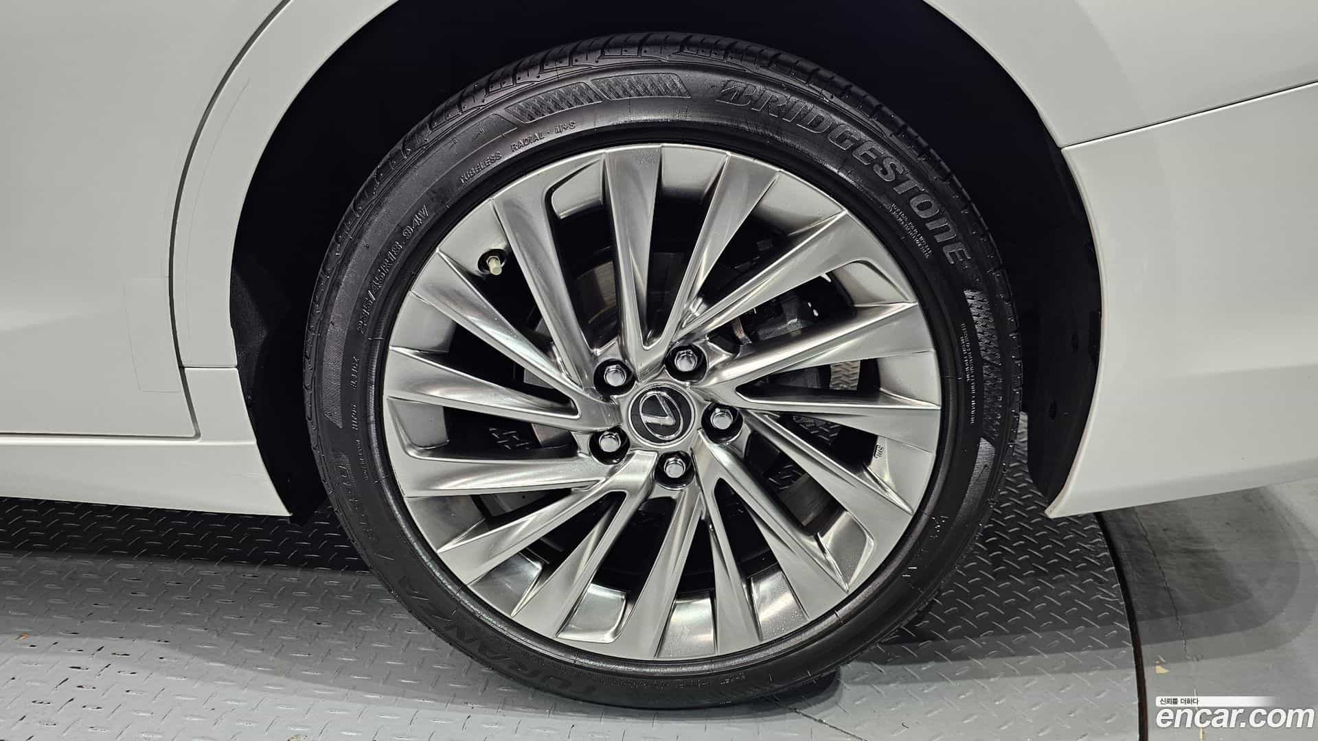 ES Lexus 2023.6-OUTER-031