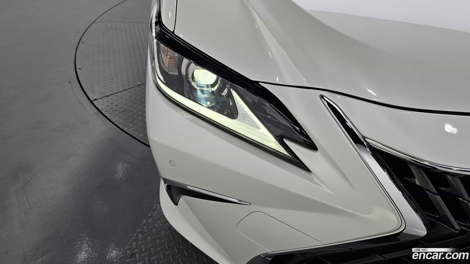ES Lexus 2023.6-OUTER-032
