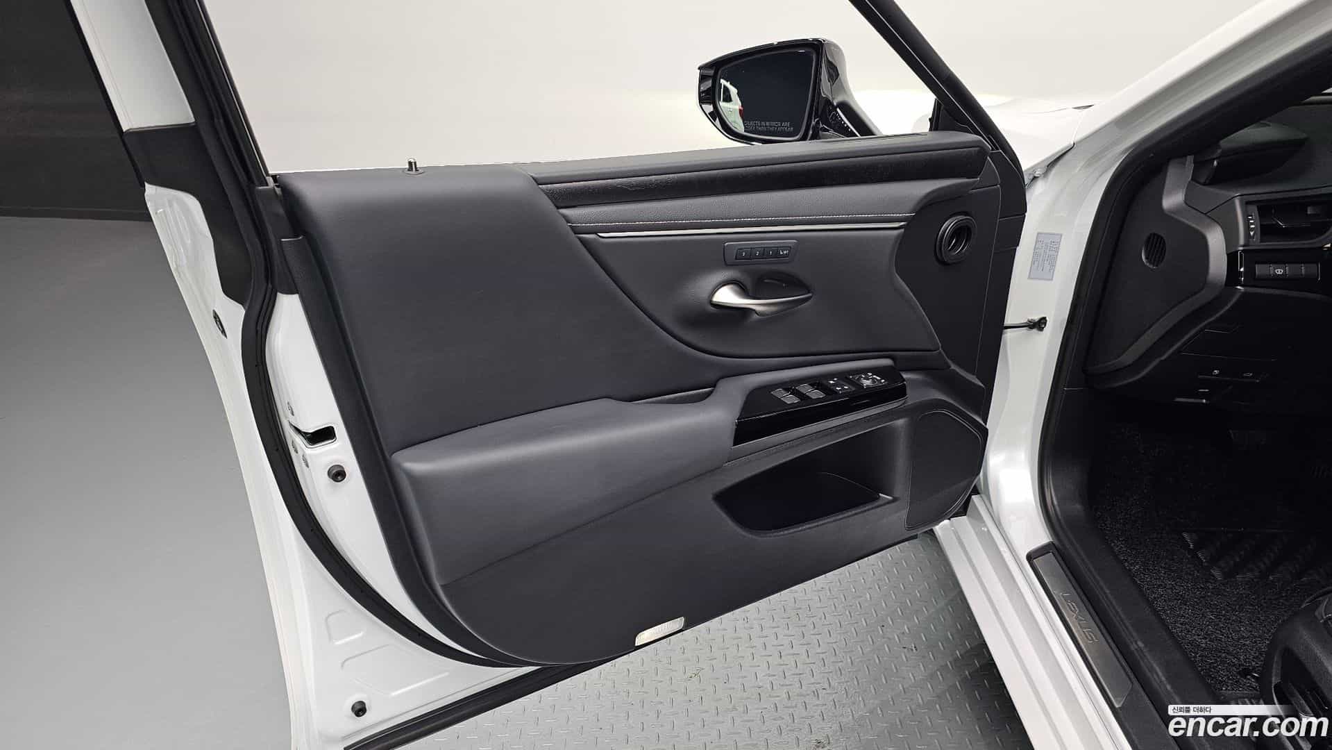ES Lexus 2023.6-INNER-034