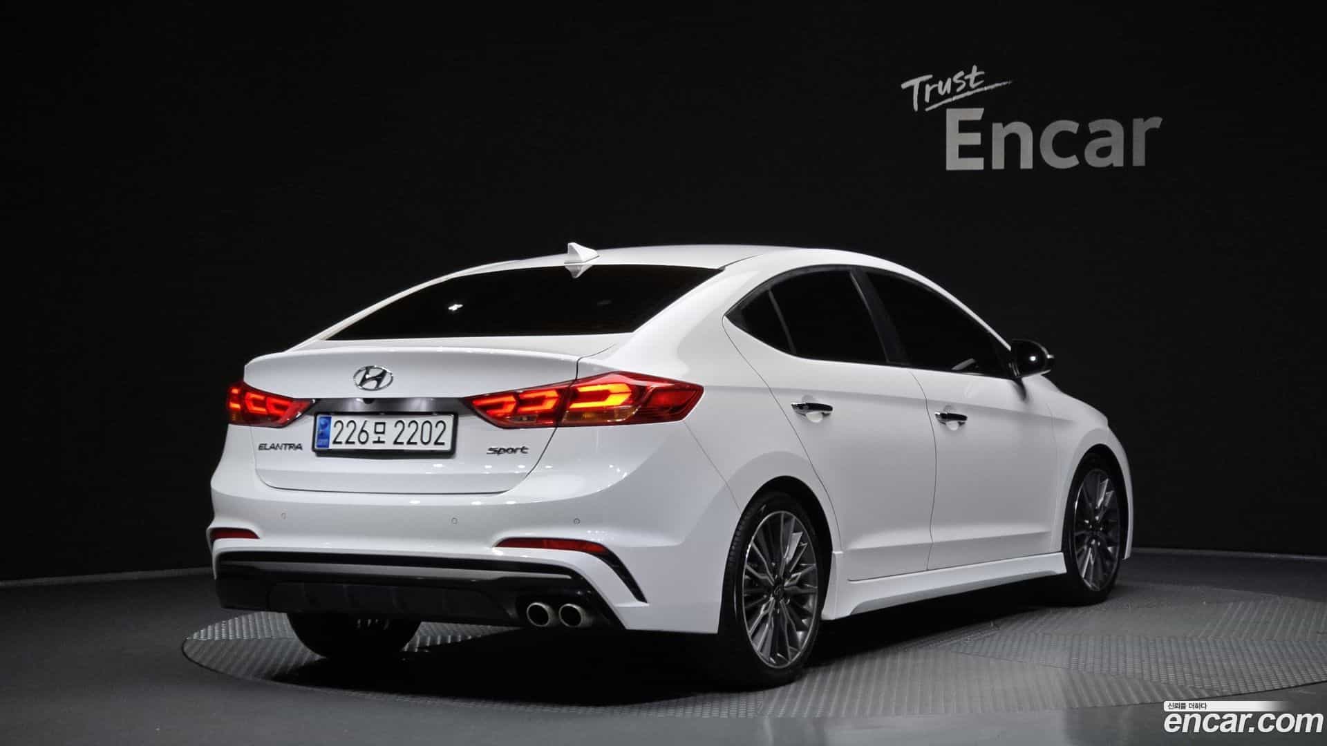 AVANTE Hyundai 2017.0-OUTER-002