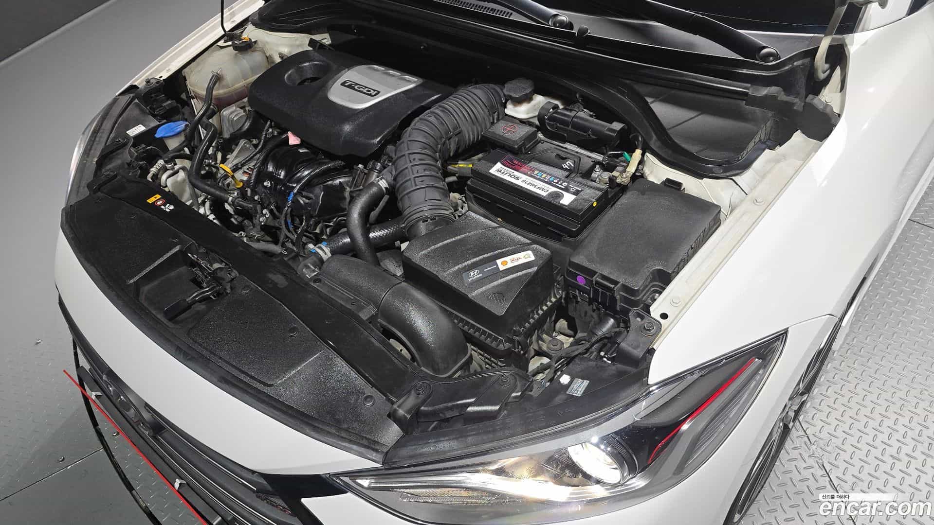 AVANTE Hyundai 2017.0-OUTER-006