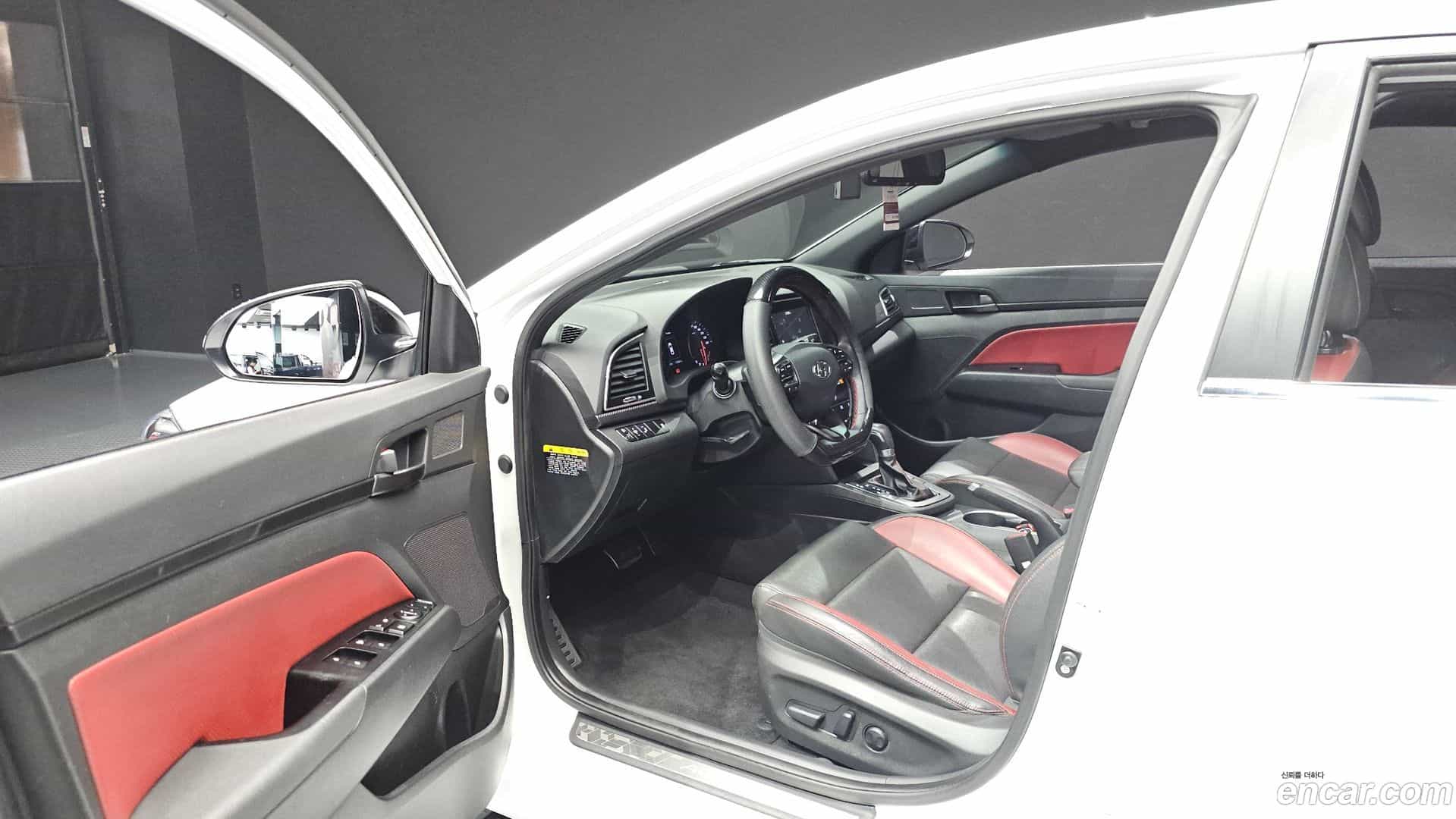 AVANTE Hyundai 2017.0-INNER-010