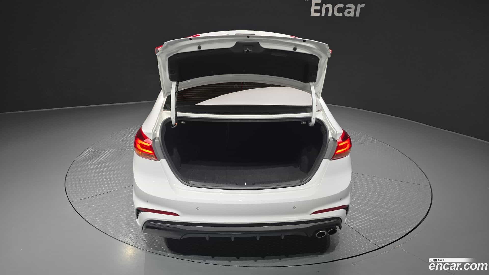 AVANTE Hyundai 2017.0-OPTION-024