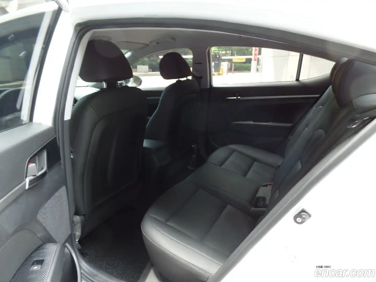 AVANTE Hyundai 2019.5-OPTION-017