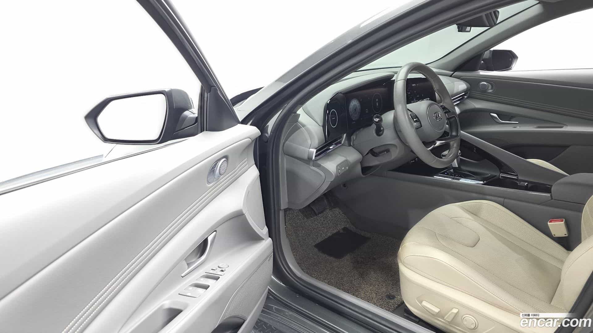 AVANTE Hyundai 2022.10-INNER-010