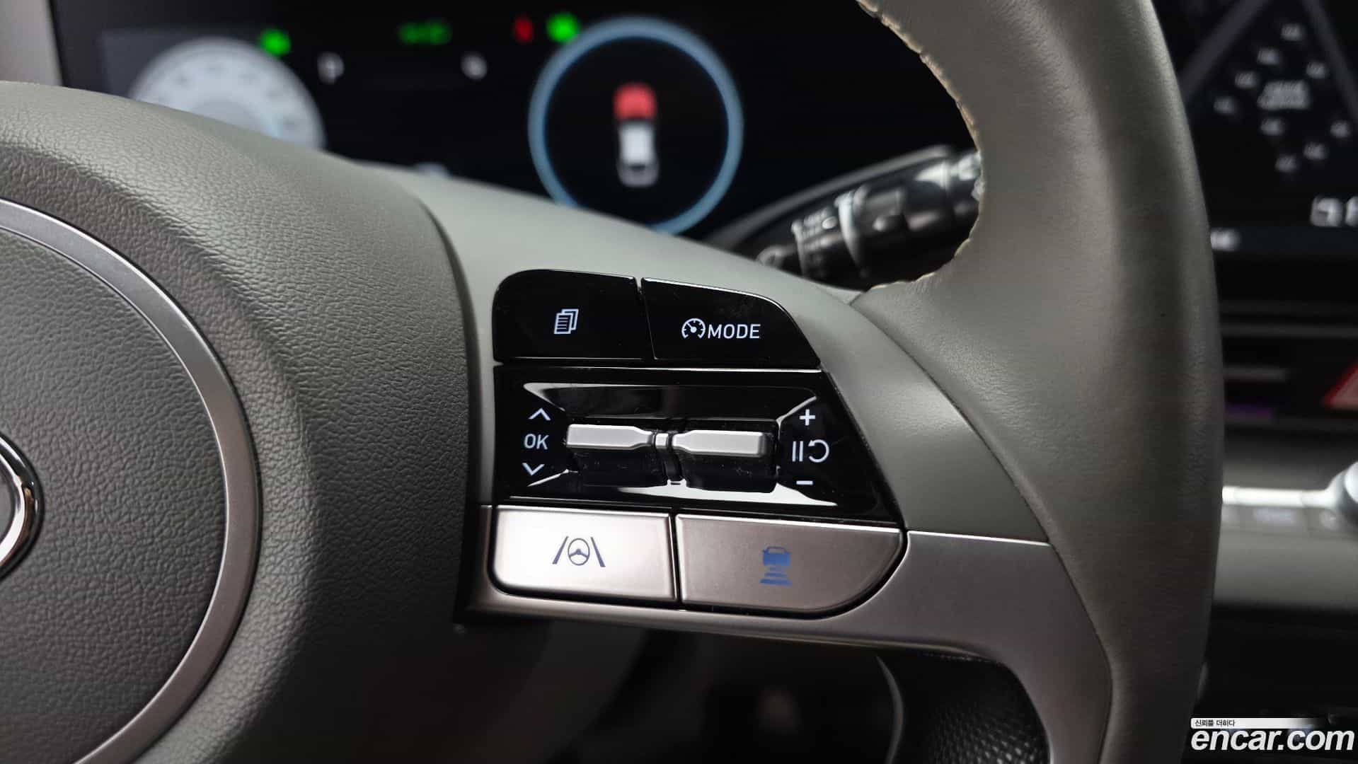 AVANTE Hyundai 2022.10-OPTION-018