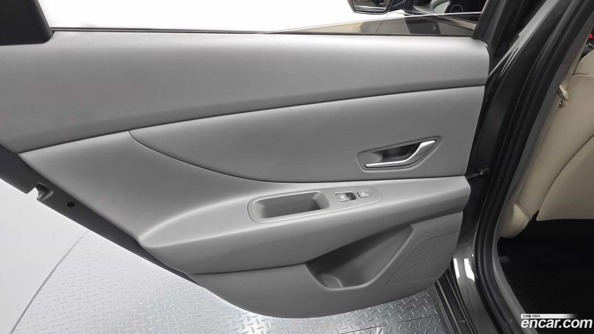 AVANTE Hyundai 2022.10-INNER-035