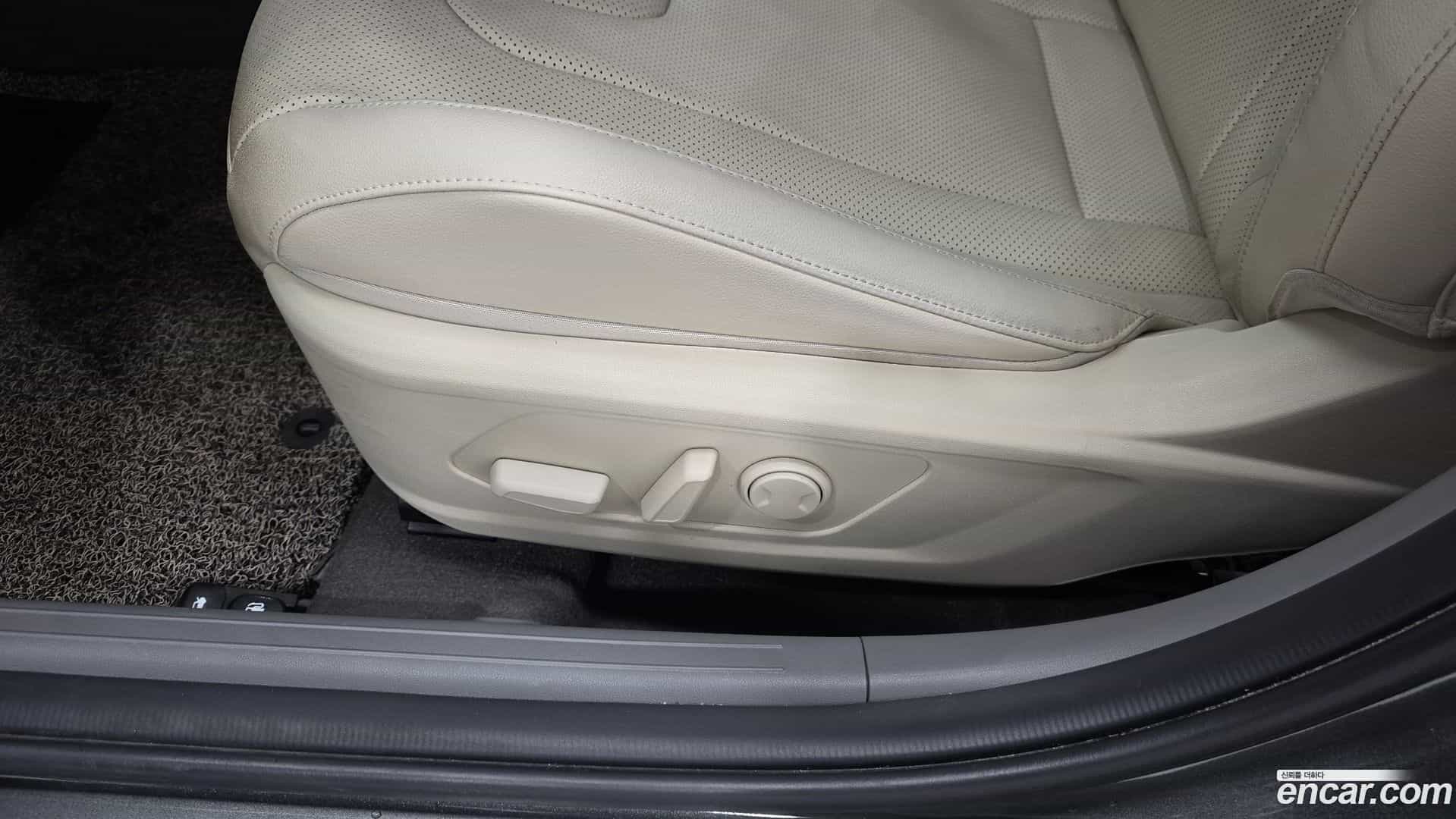 AVANTE Hyundai 2022.10-OPTION-046