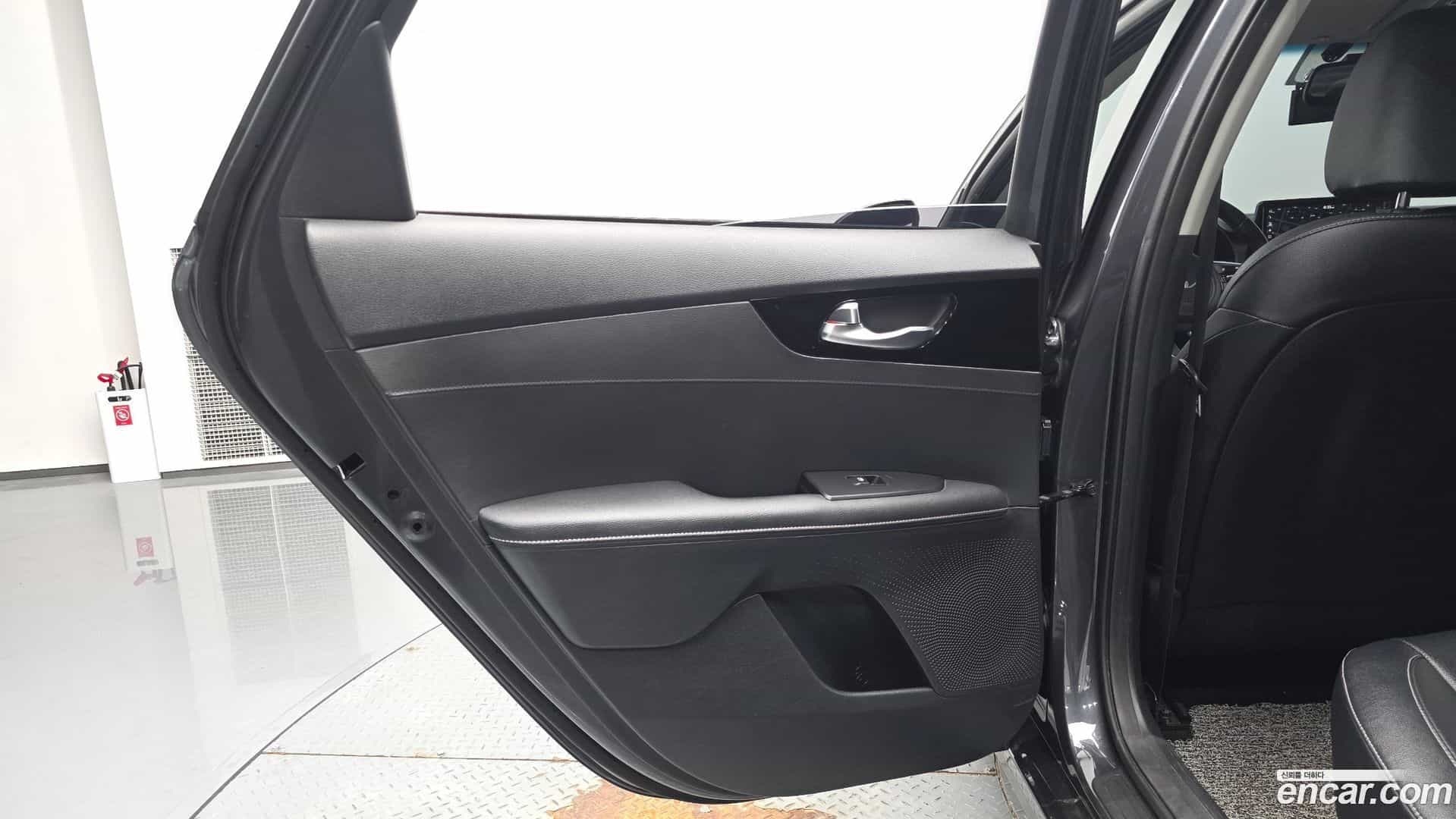 K3 Kia 2022.11-INNER-035