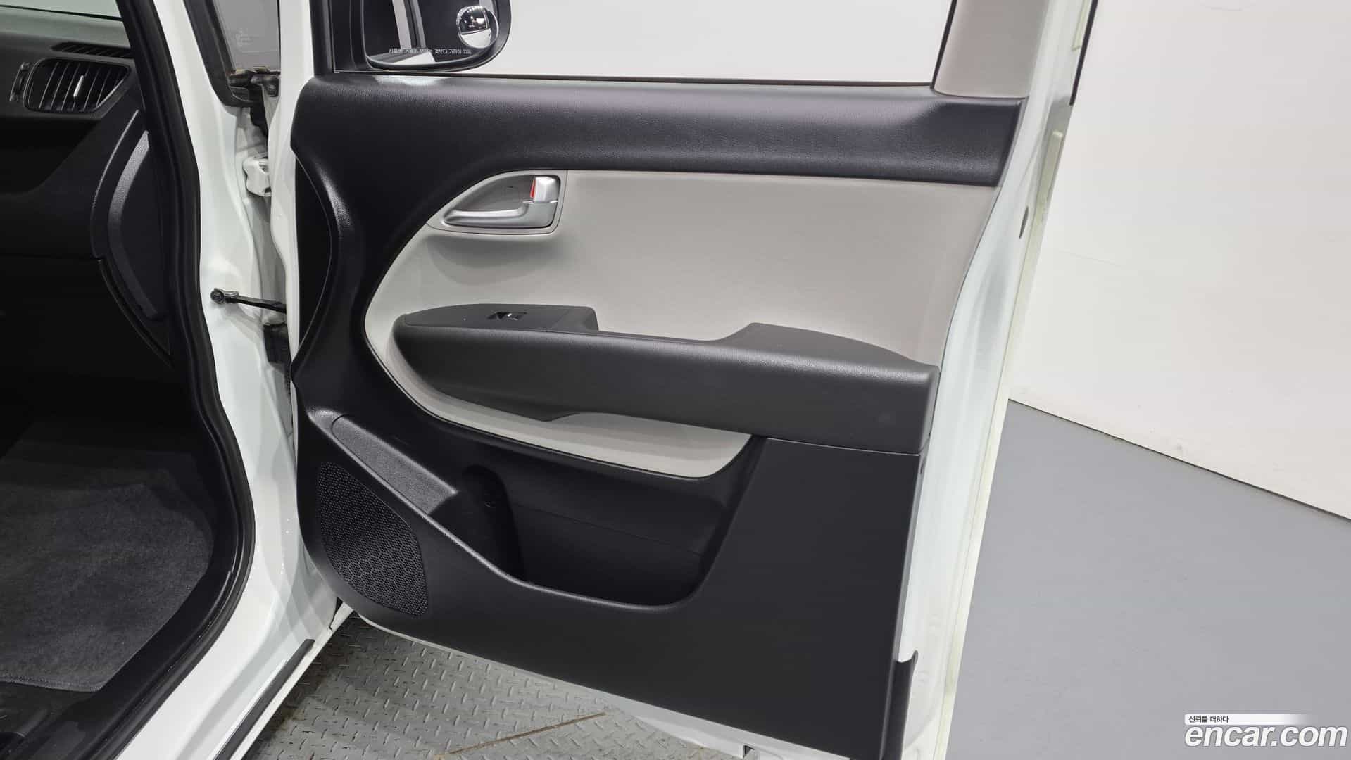 RAY Kia 2023.7-INNER-035