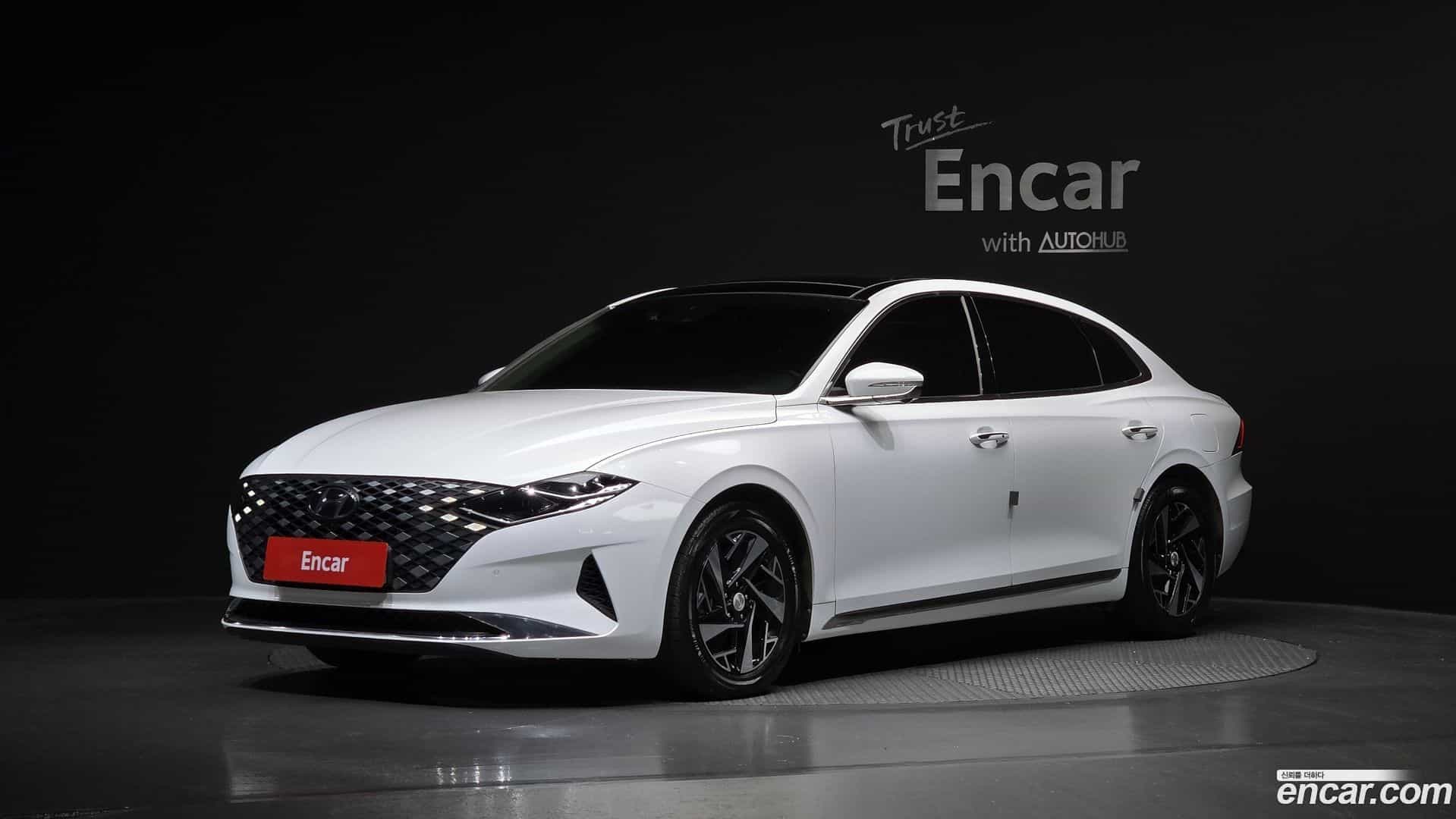 Grandeur Hyundai 2022.3-OUTER-001