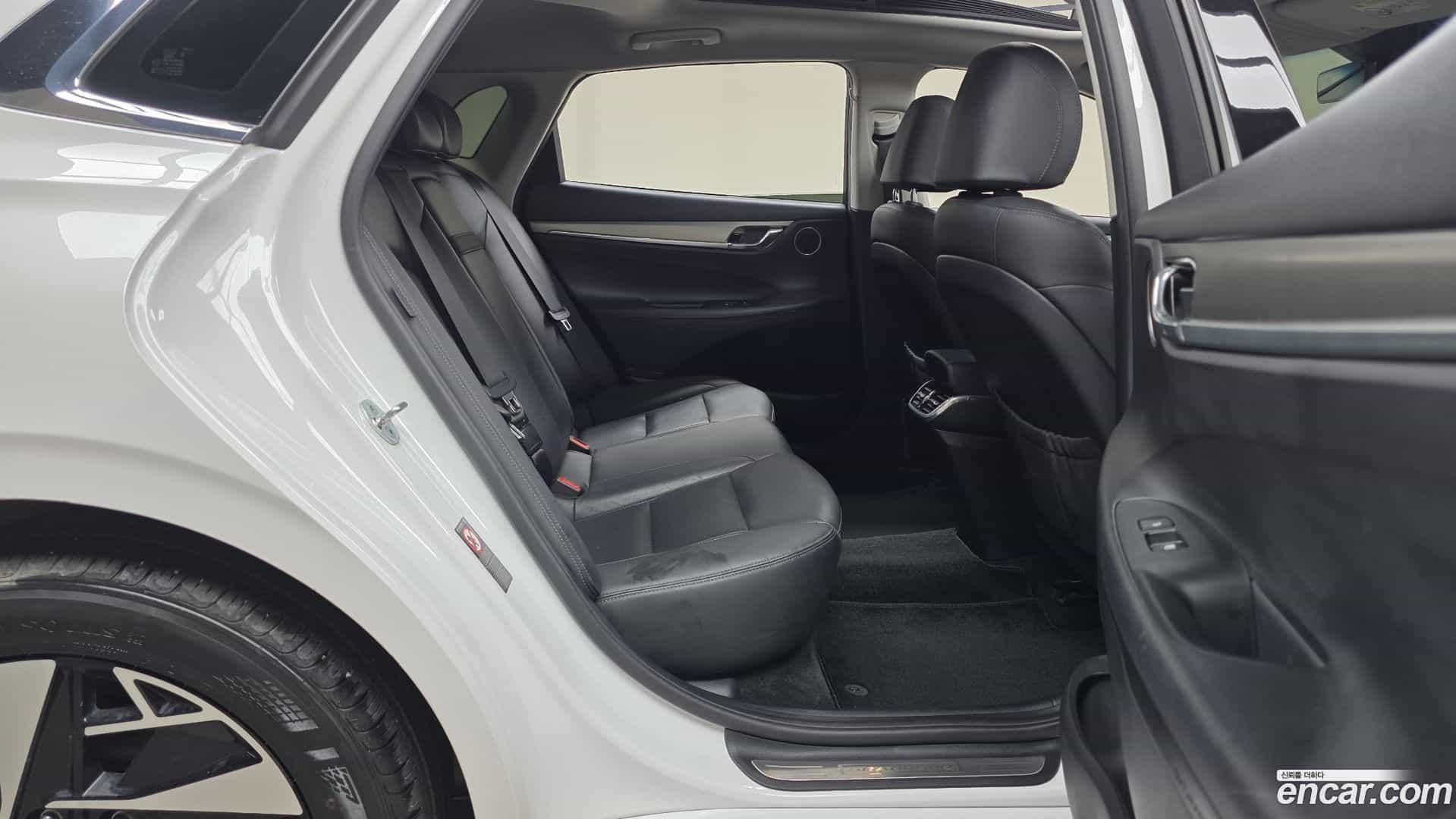 Grandeur Hyundai 2022.3-OPTION-016