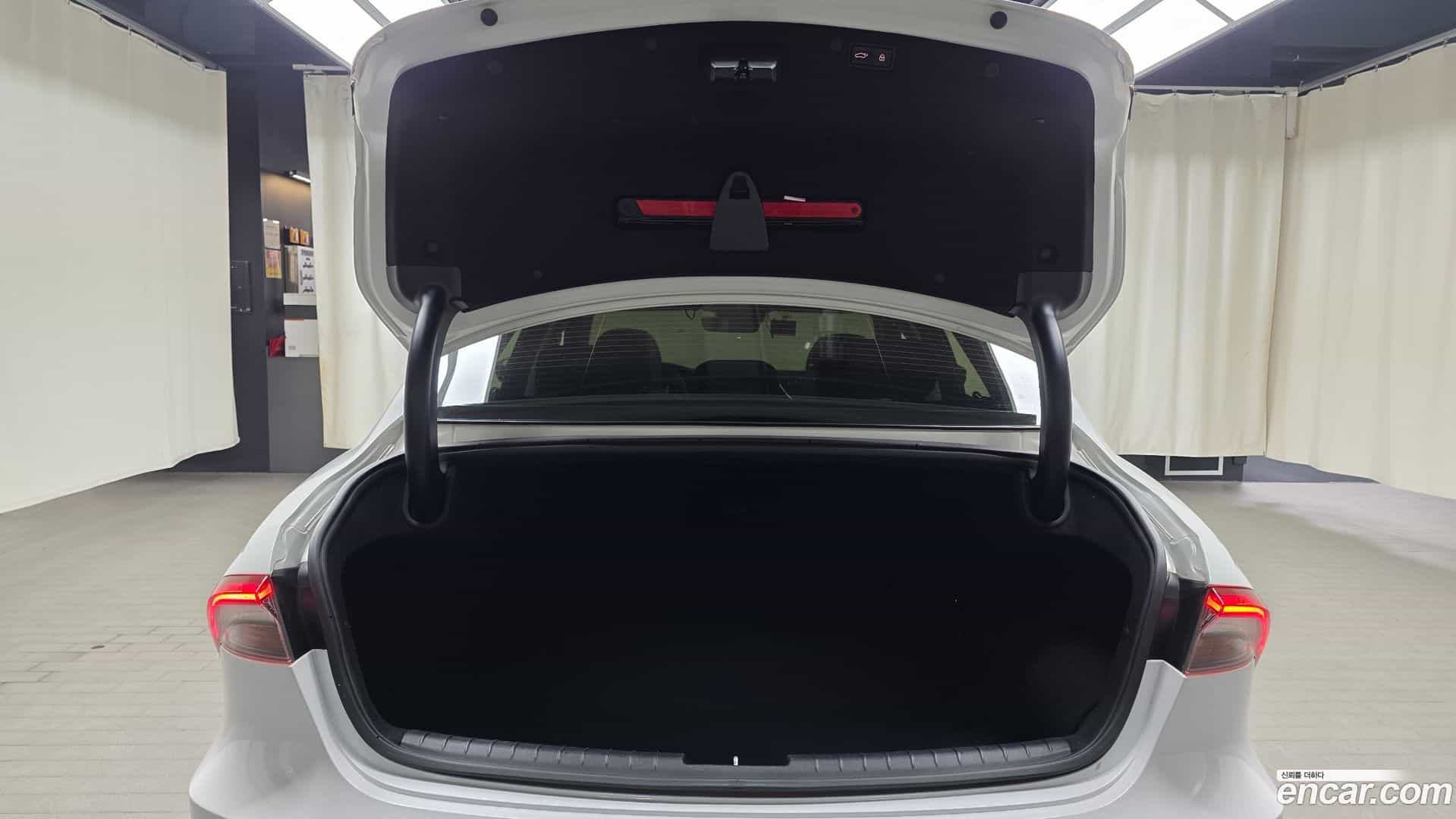 Grandeur Hyundai 2022.3-OPTION-024