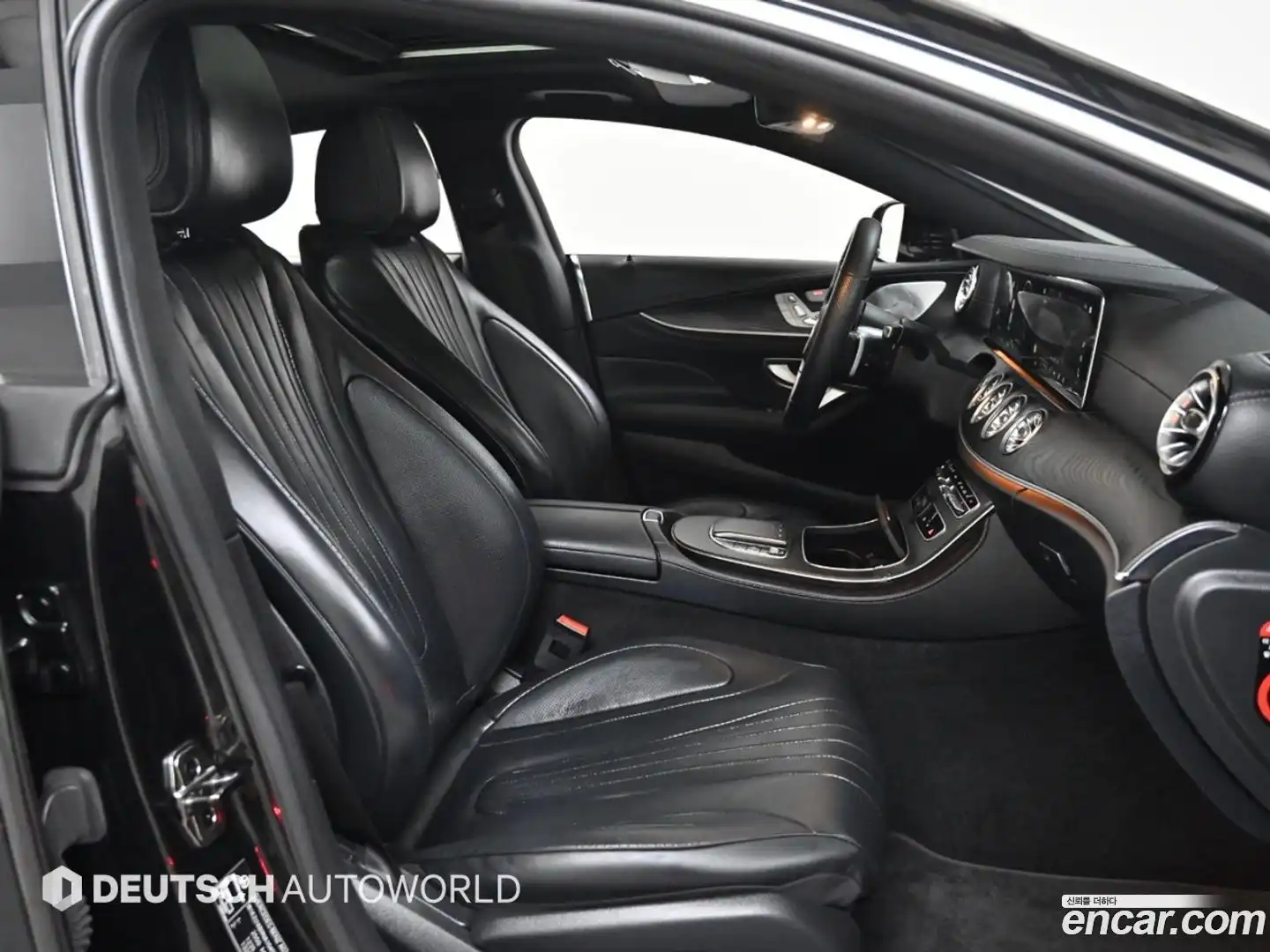 CLS-Class Mercedes-Benz 2022.5-INNER-010