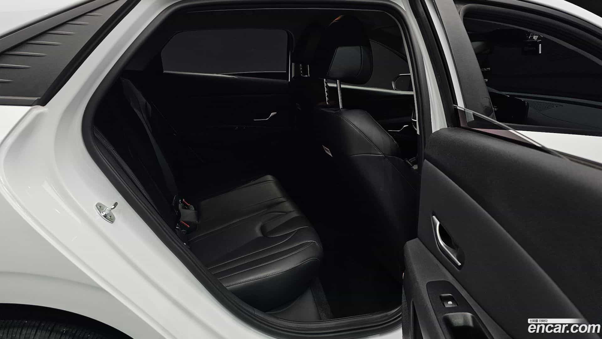 AVANTE Hyundai 2020.4-OPTION-016