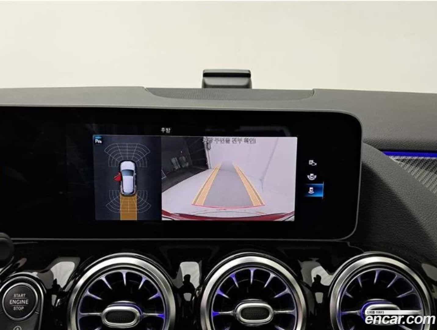 GLA-Class Mercedes-Benz 2020.9-INNER-010