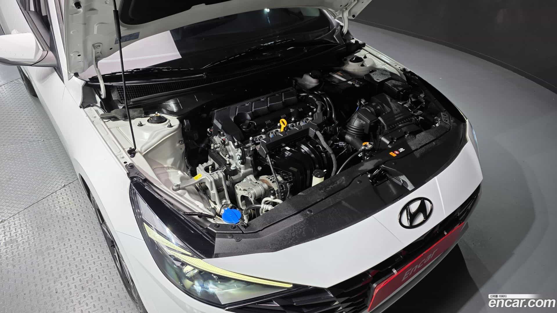 AVANTE Hyundai 2020.5-OUTER-006