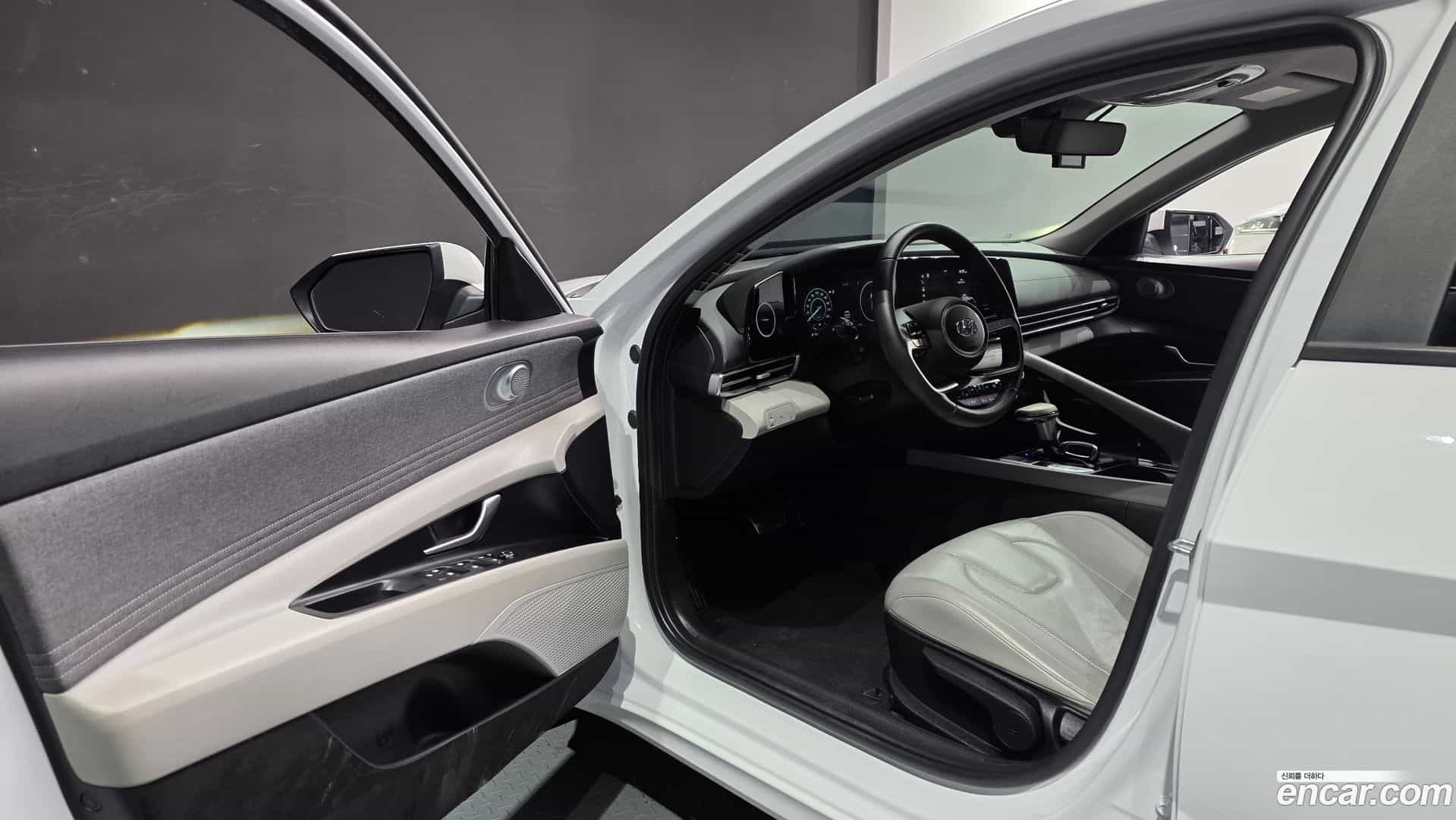 AVANTE Hyundai 2020.5-INNER-010