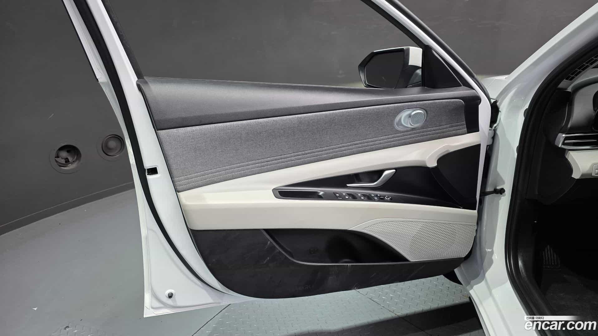 AVANTE Hyundai 2020.5-INNER-034