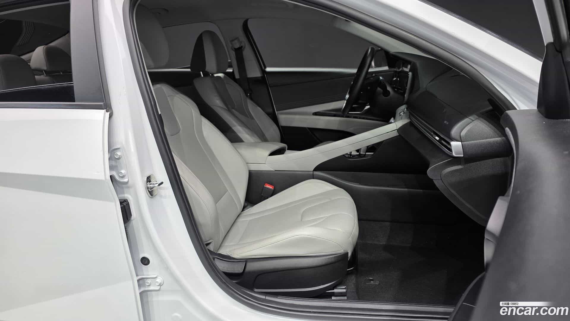 AVANTE Hyundai 2020.5-INNER-036