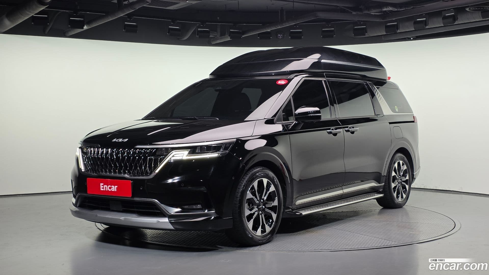 Main__Slider__Photo:Canival Kia 2022.9-0