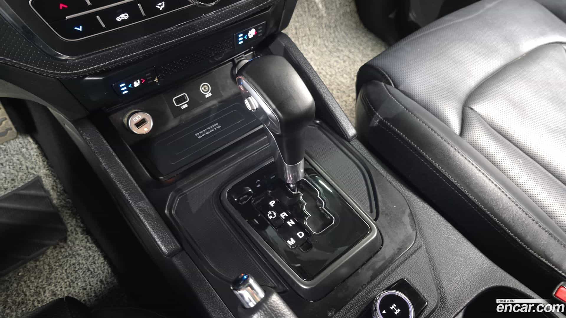 Rexton KG Mobility 2021.11-INNER-009