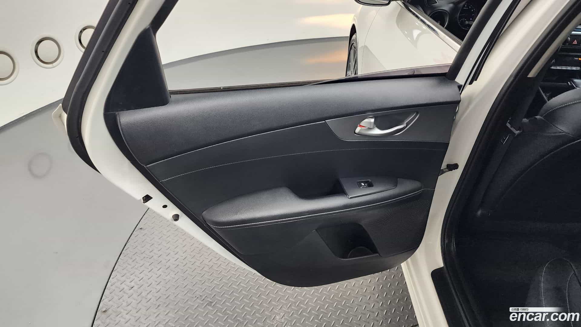 K3 Kia 2019.5-INNER-035