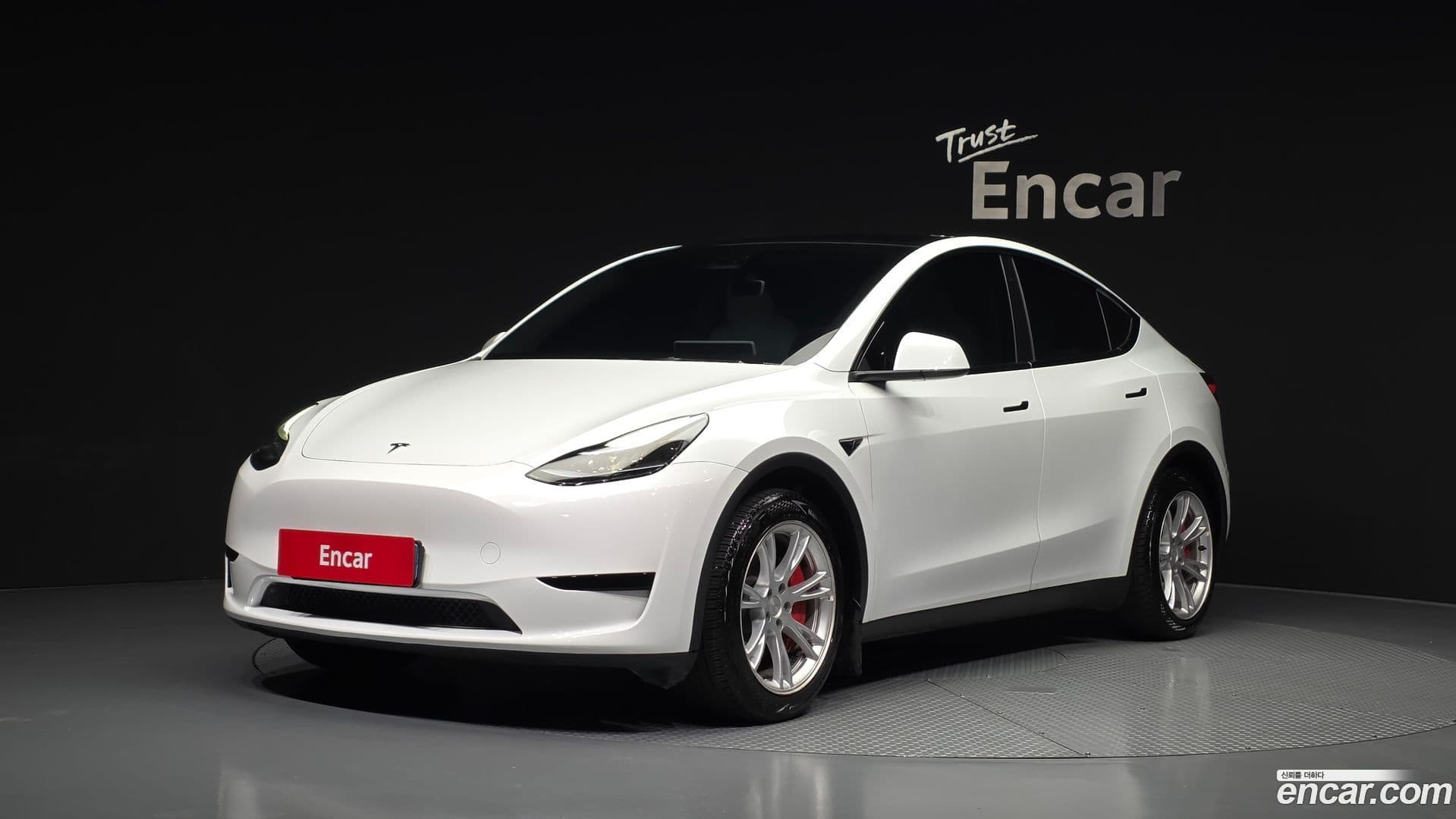 Main__Slider__Photo:Model Y Tesla 2023.9-0