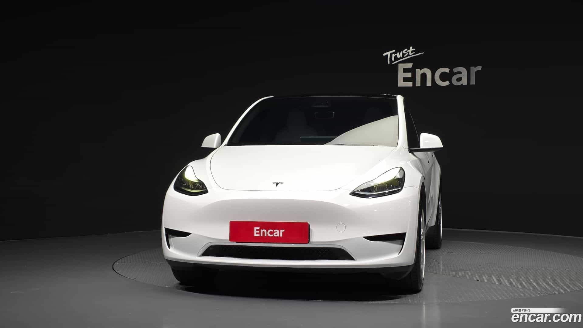 Model Y Tesla 2023.9-OUTER-003