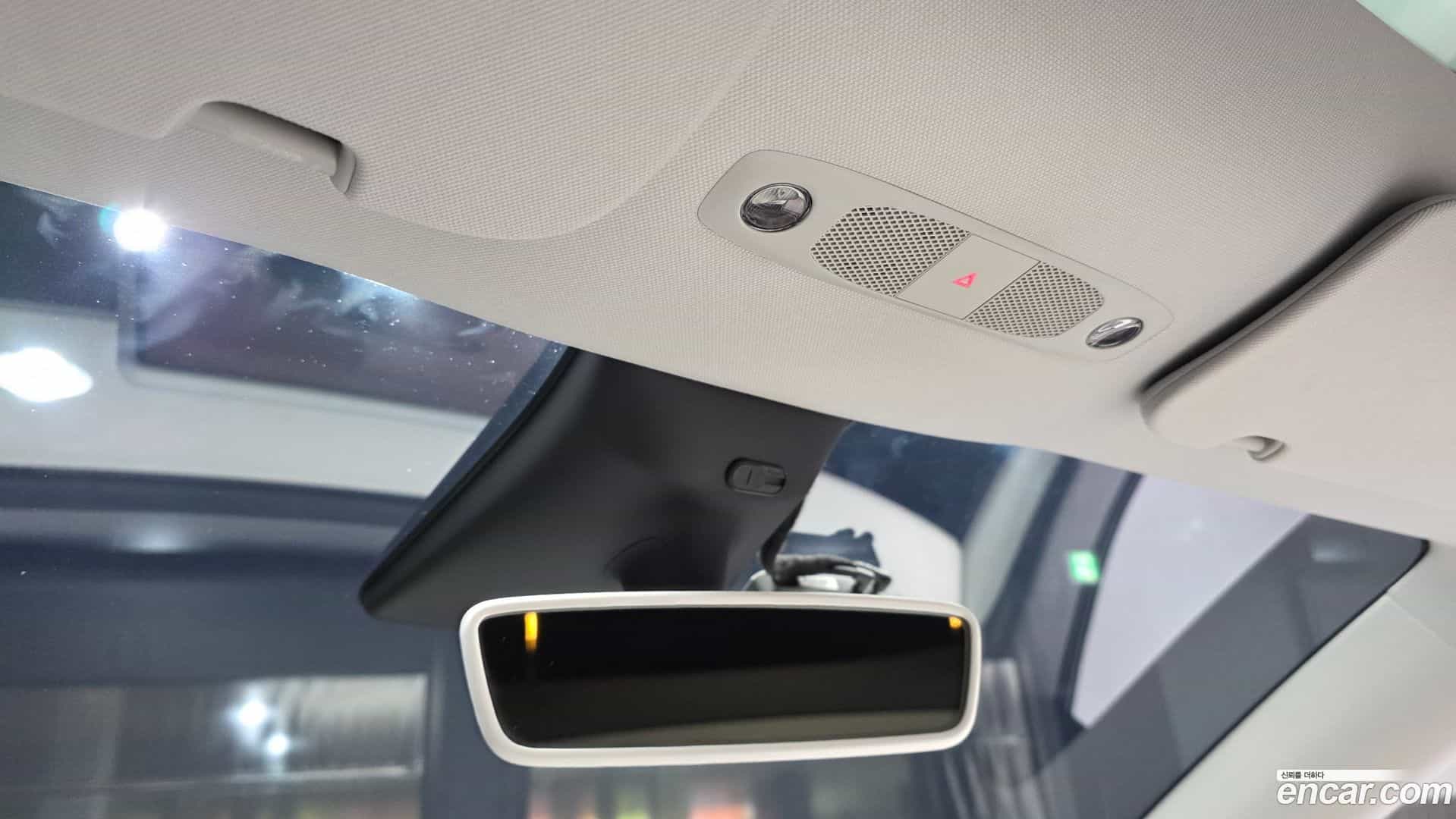 Model Y Tesla 2023.9-OPTION-021