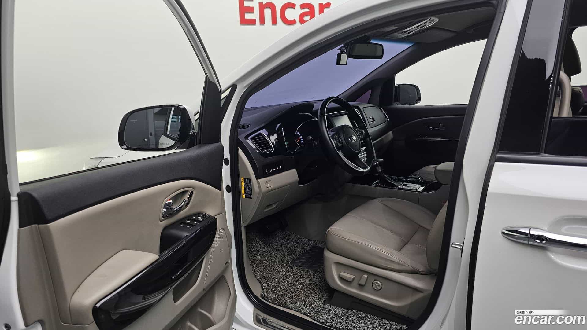Canival Kia 2019.2-INNER-010