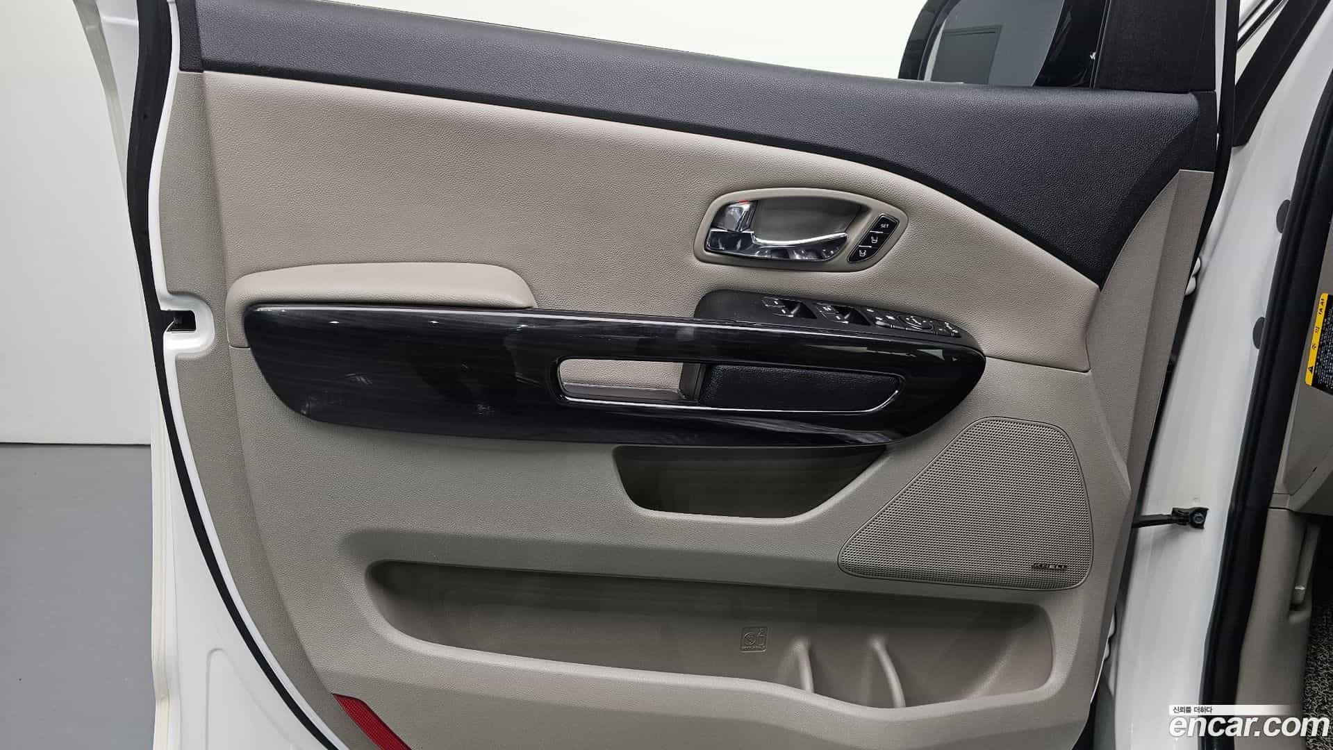 Canival Kia 2019.2-INNER-034