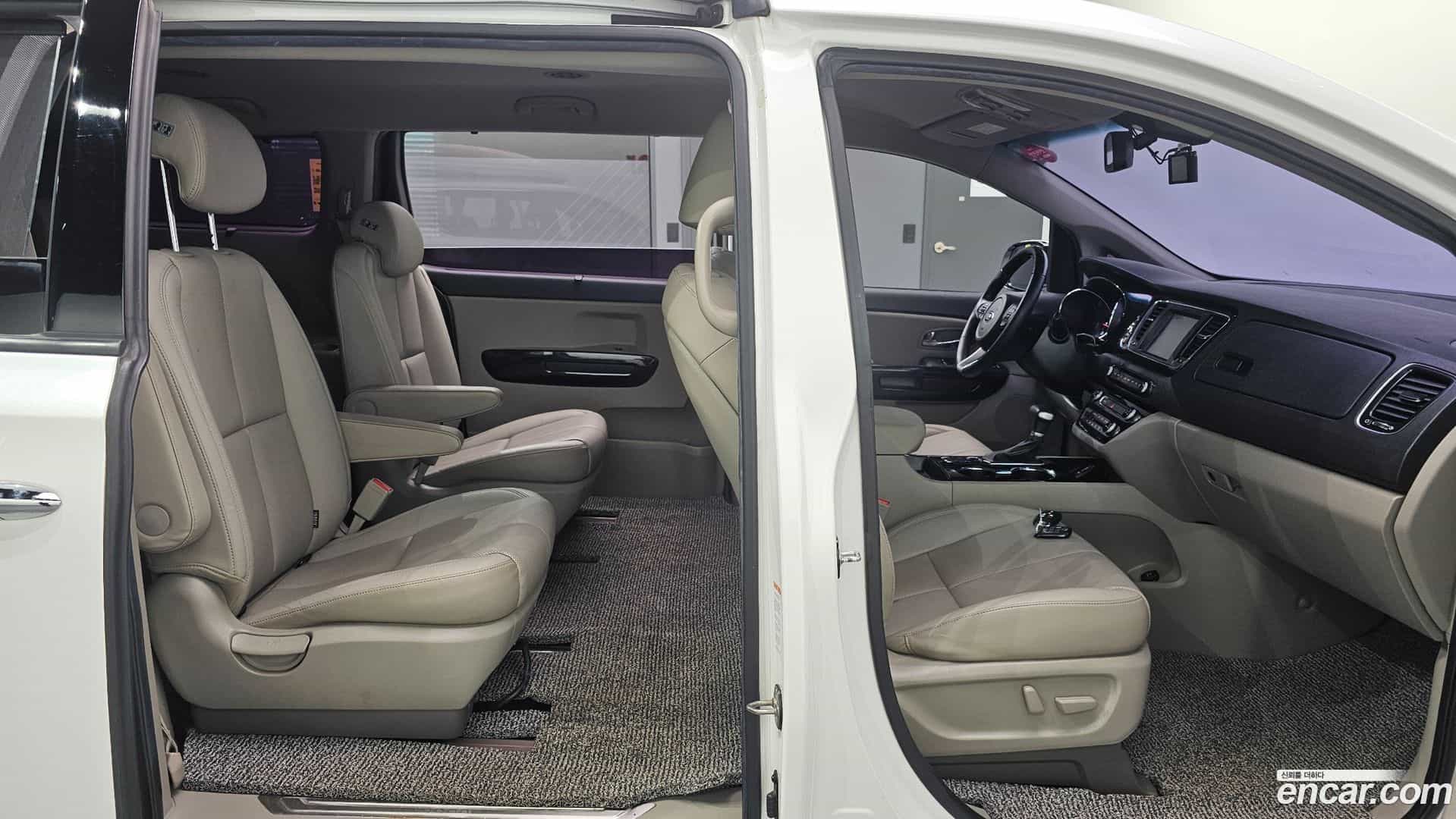 Canival Kia 2019.2-INNER-036