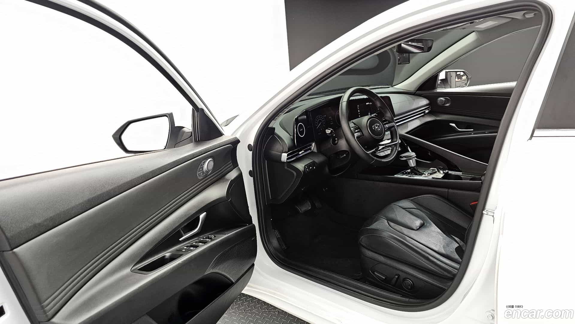 AVANTE Hyundai 2020.4-INNER-010