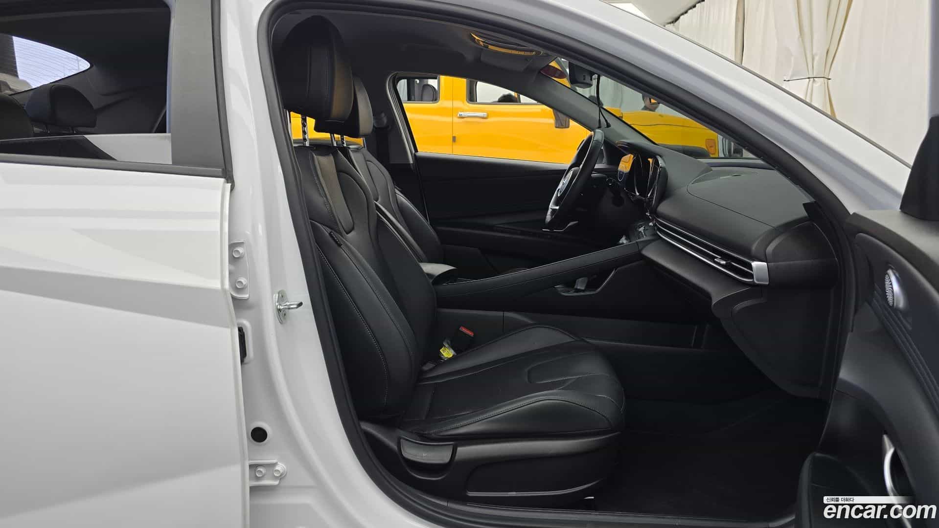AVANTE Hyundai 2020.9-INNER-036