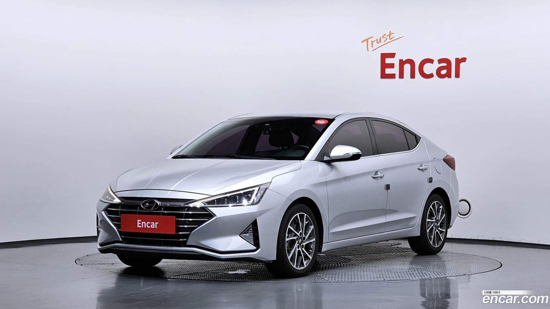 Main__Slider__Photo:AVANTE Hyundai 2019.3-0